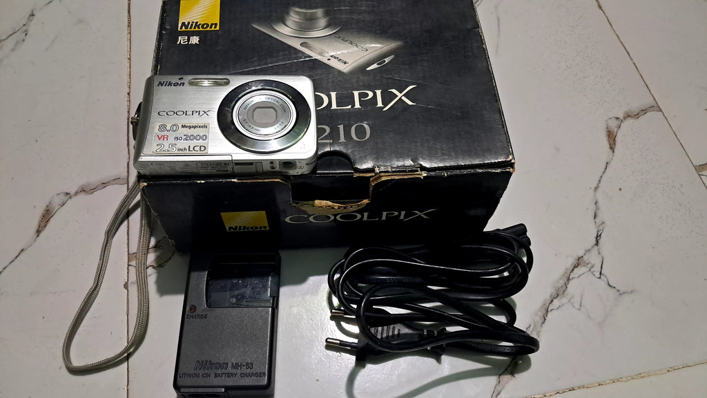 Nikon Coolpix S210