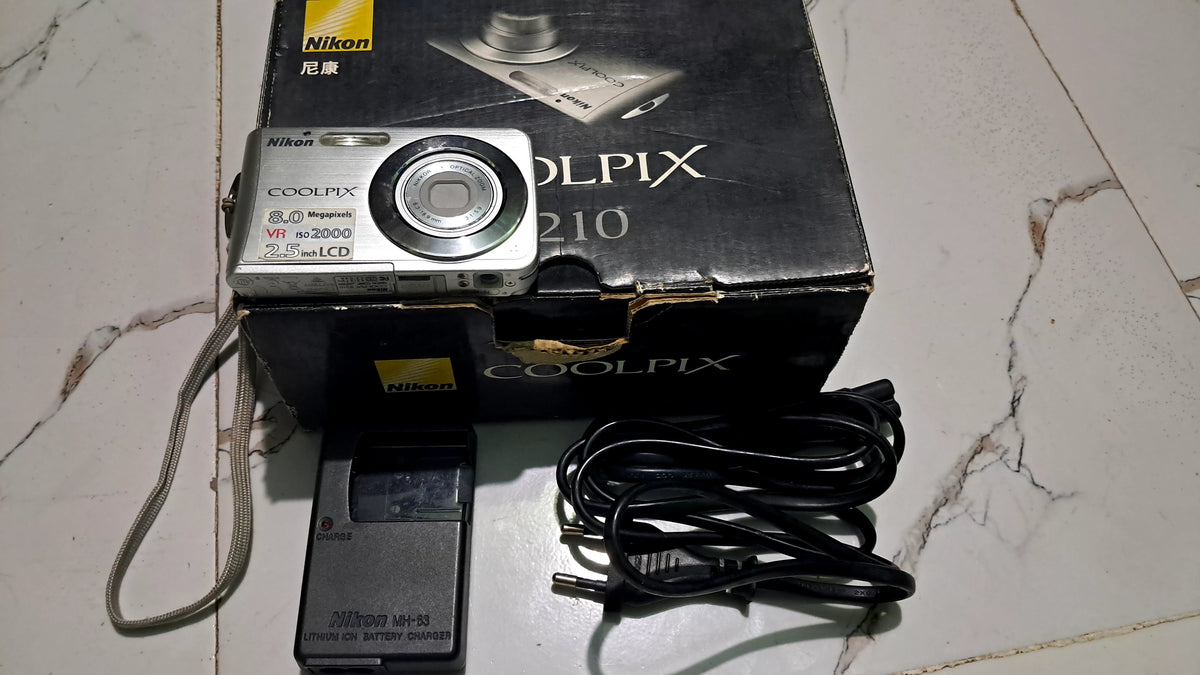 Nikon Coolpix S210