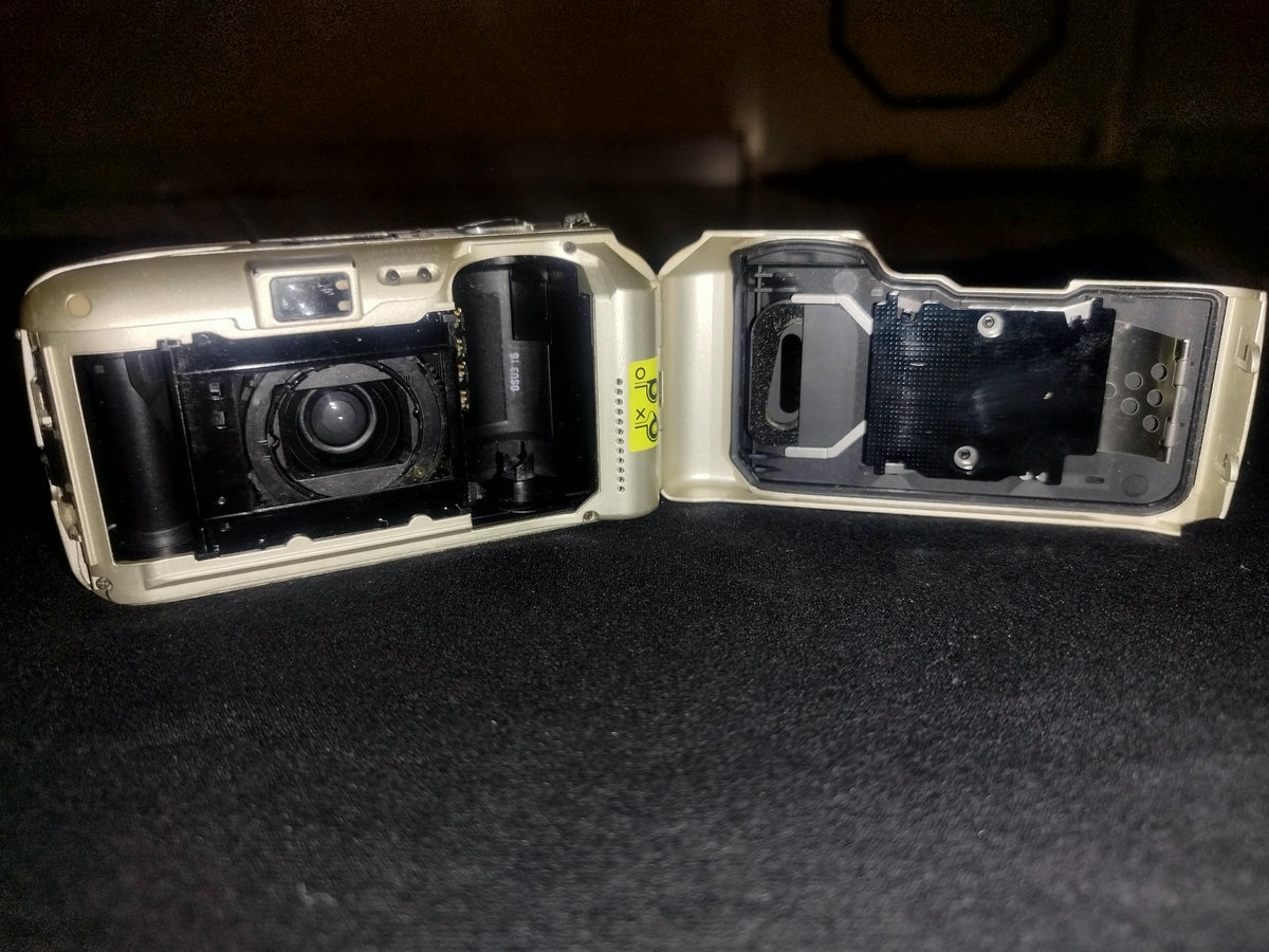 Olympus Stylus Epic Zoom 80 | 35mm Point and Shoot Film Camera