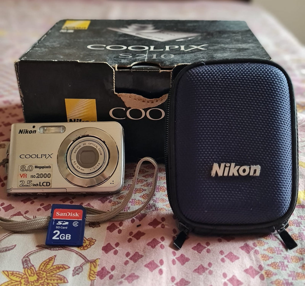 Nikon Coolpix S210