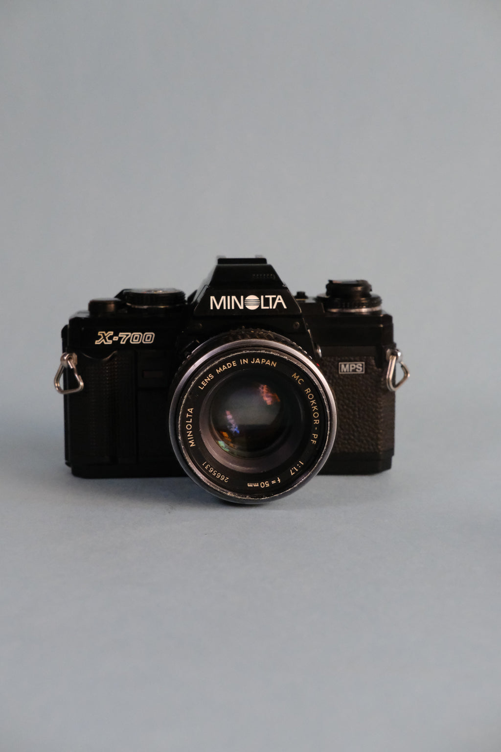 Minolta X700 SLR with MD 50mm f/1.7 (Silver)