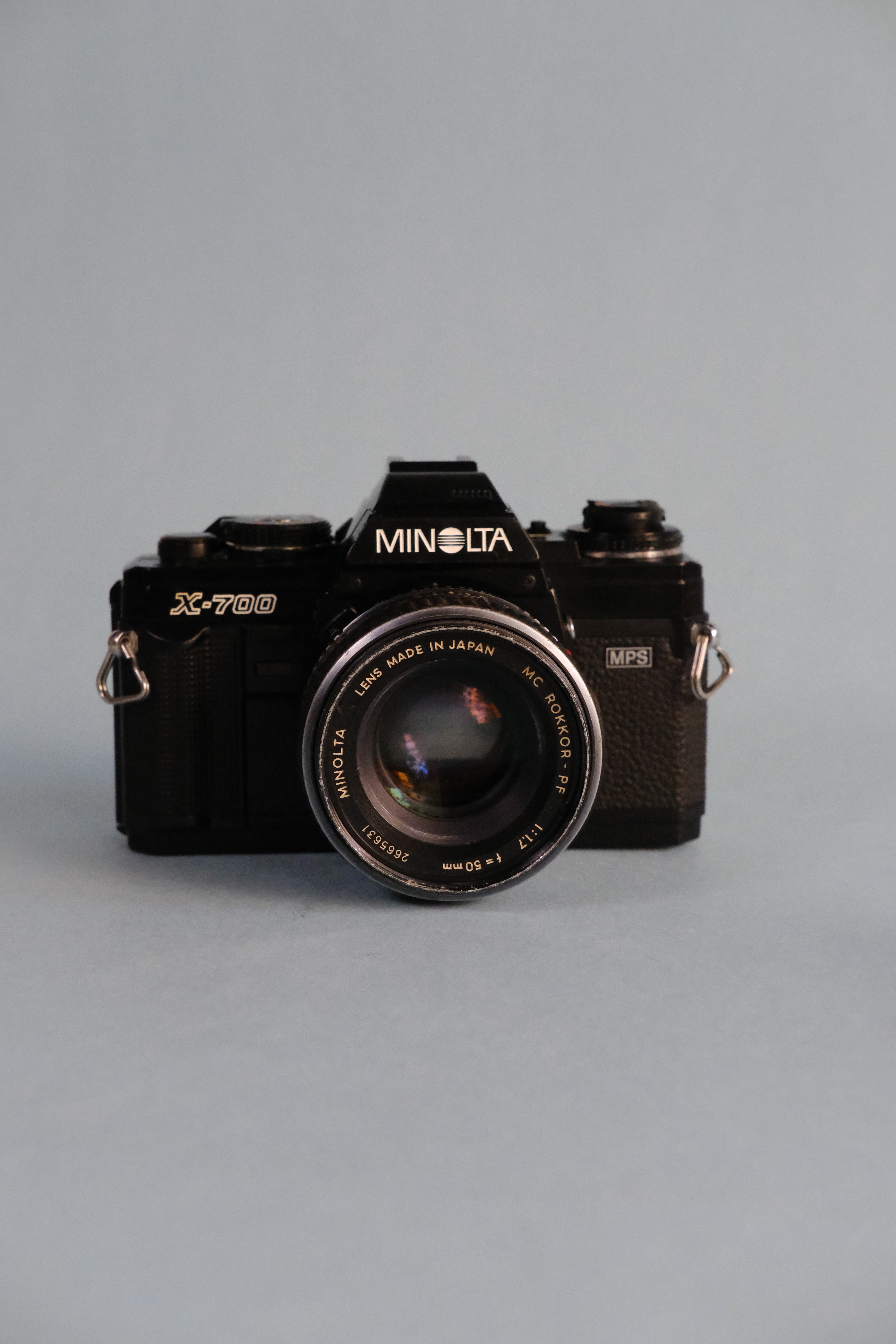 Minolta X700 SLR with MD 50mm f/1.7 (Silver)