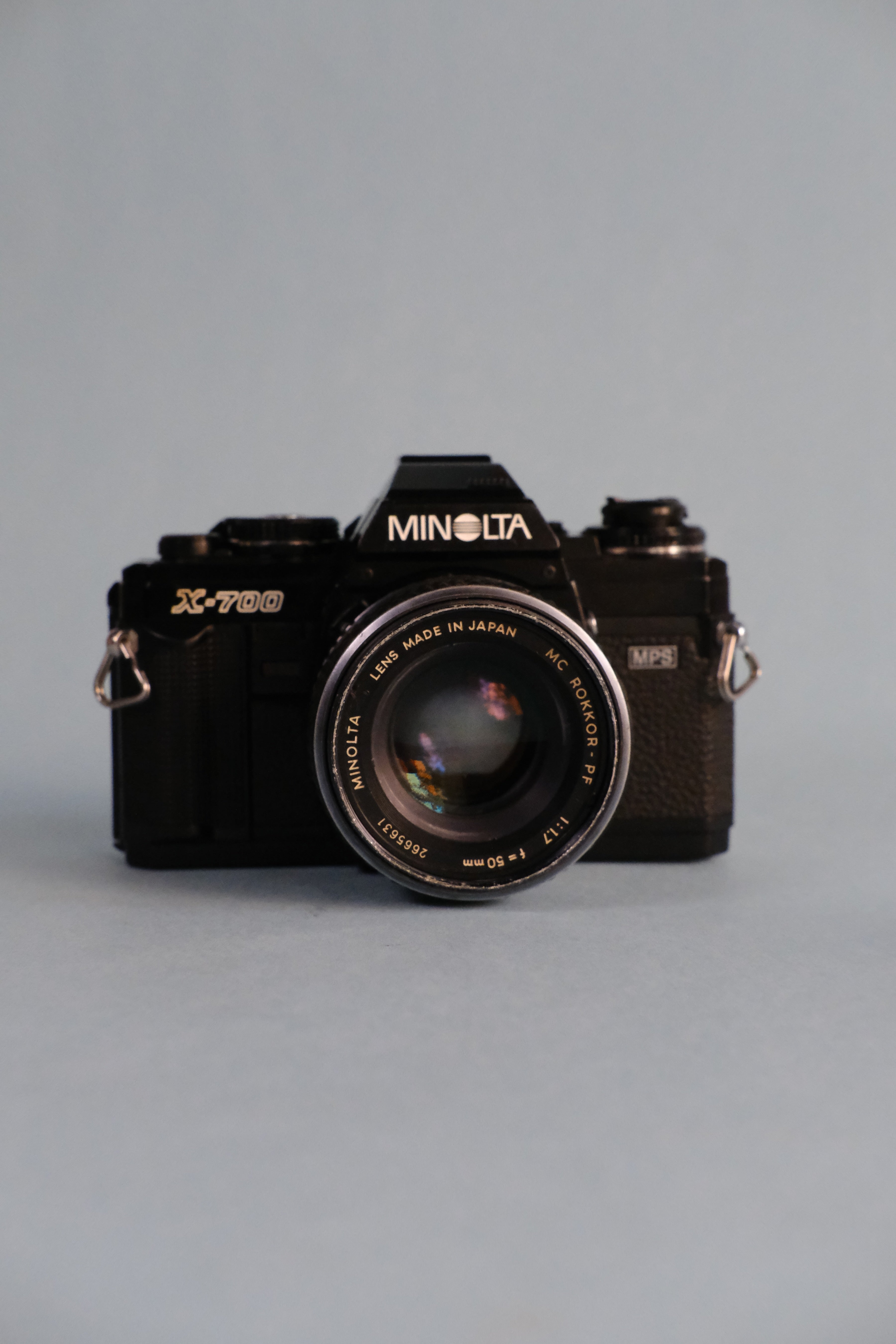 Minolta X700 SLR with MD 50mm f/1.7 (Silver)