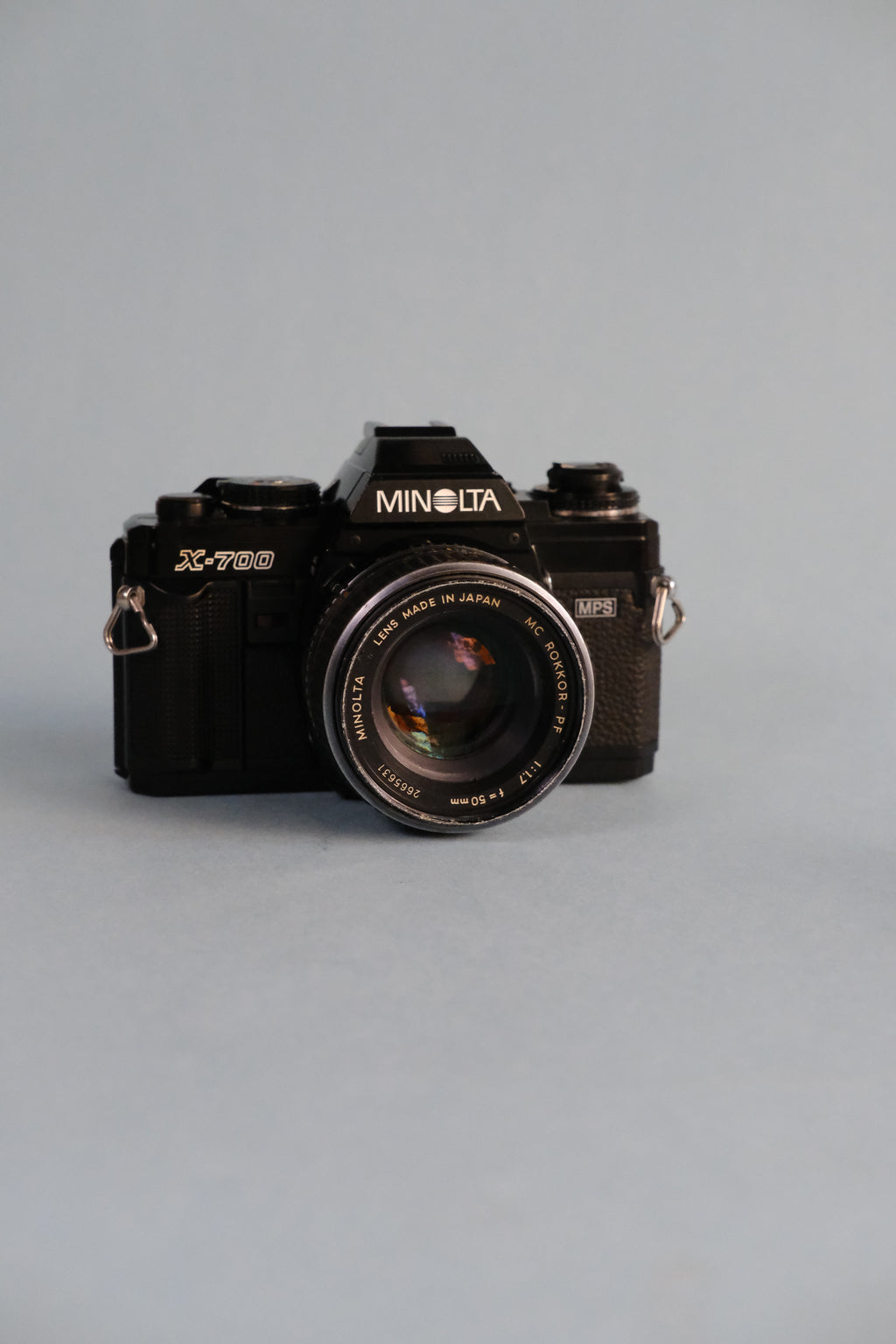 Minolta X700 SLR with MD 50mm f/1.7 (Silver)