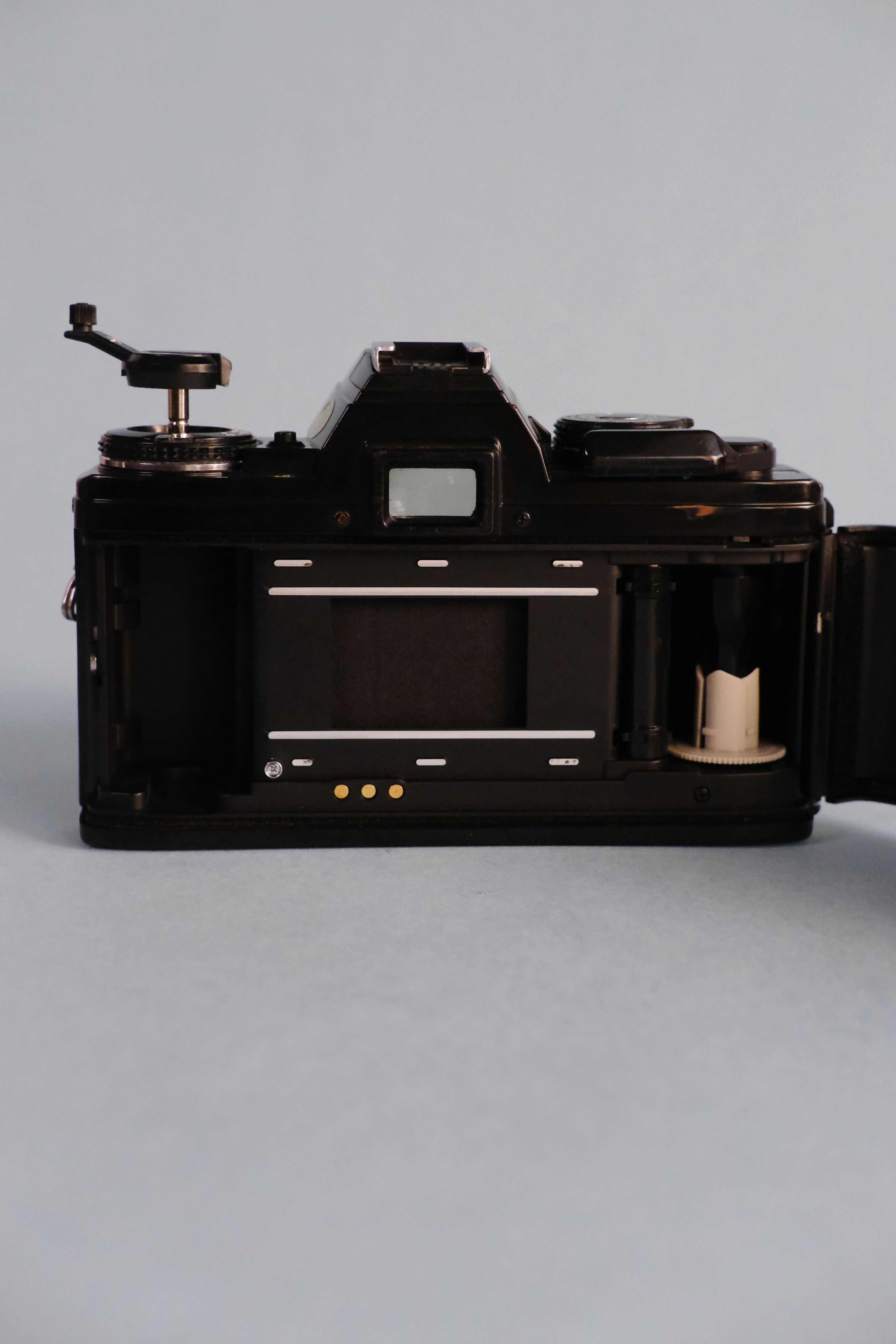 Minolta X700 SLR with MD 50mm f/1.7 (Silver)