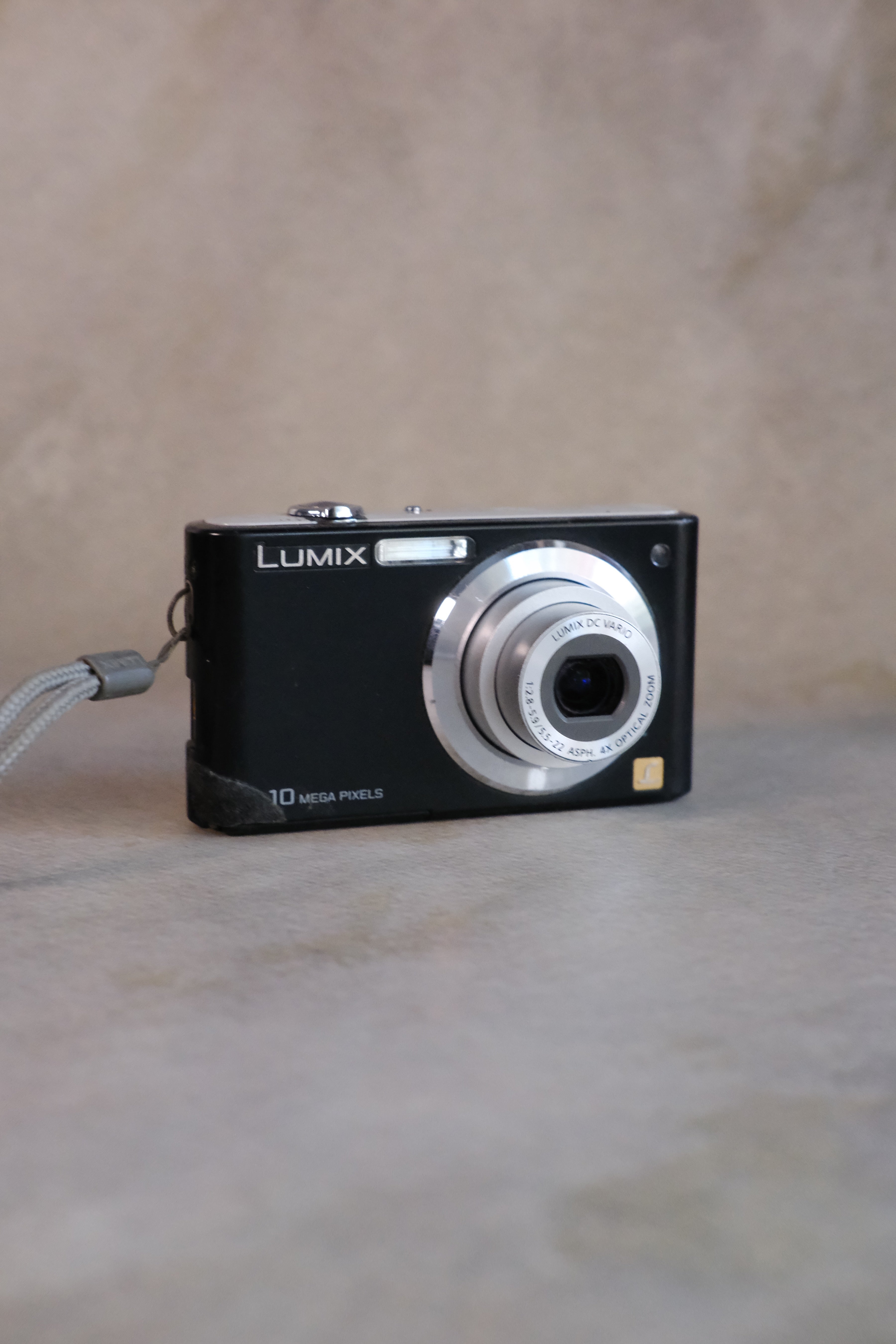 Panasonic Lumix DMC-F2