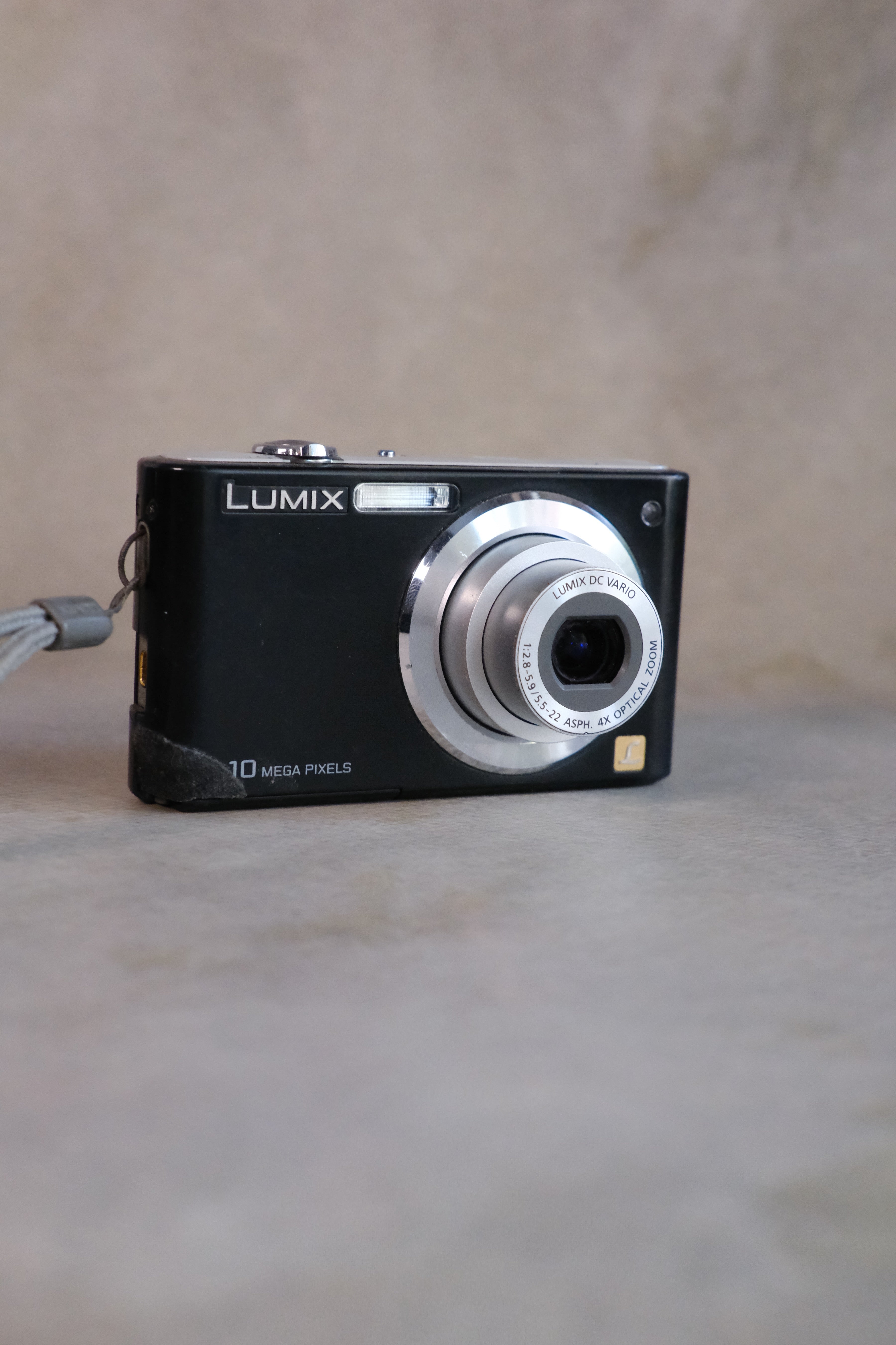Panasonic Lumix DMC-F2