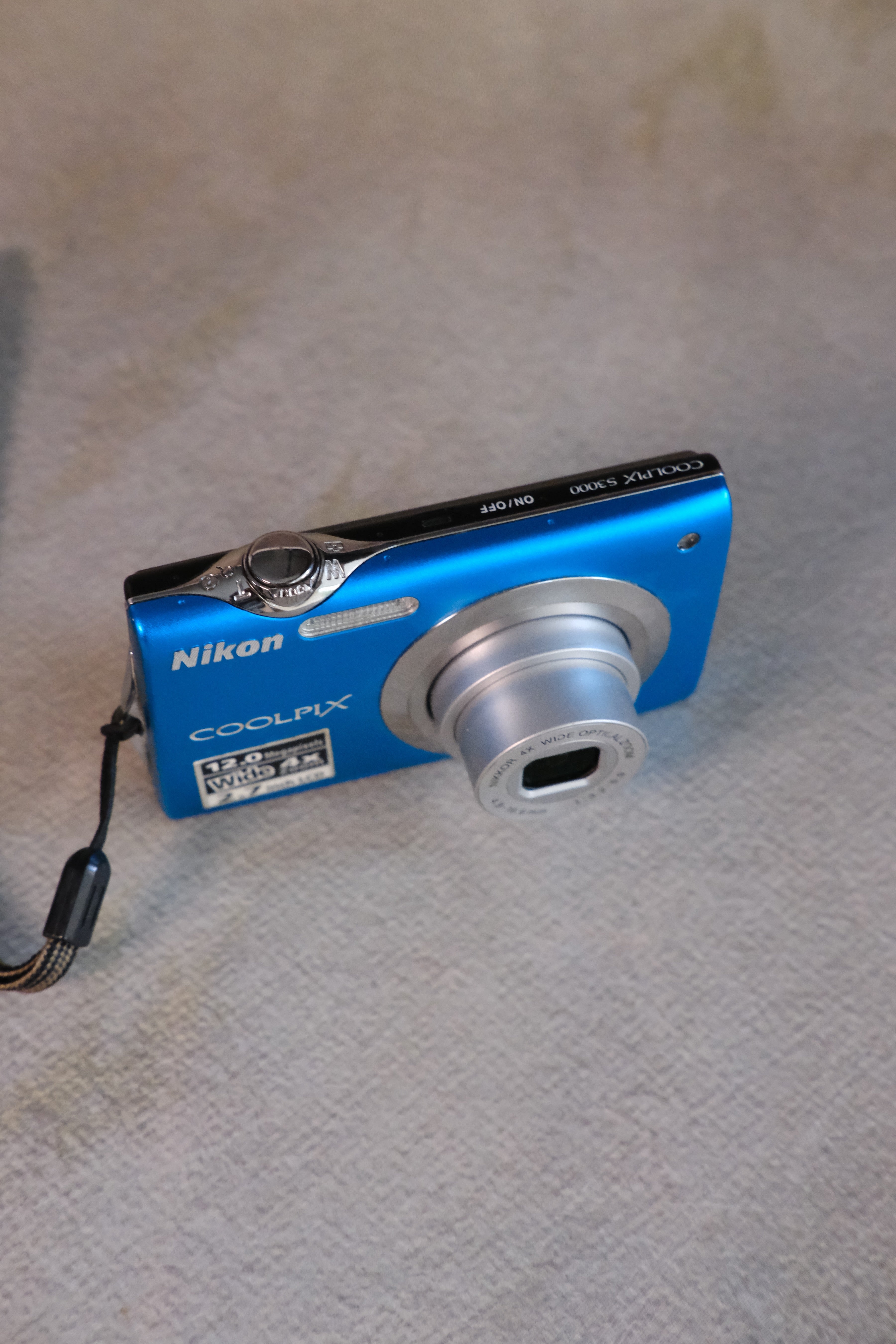 Nikon Coolpix S3000 Royal Blue