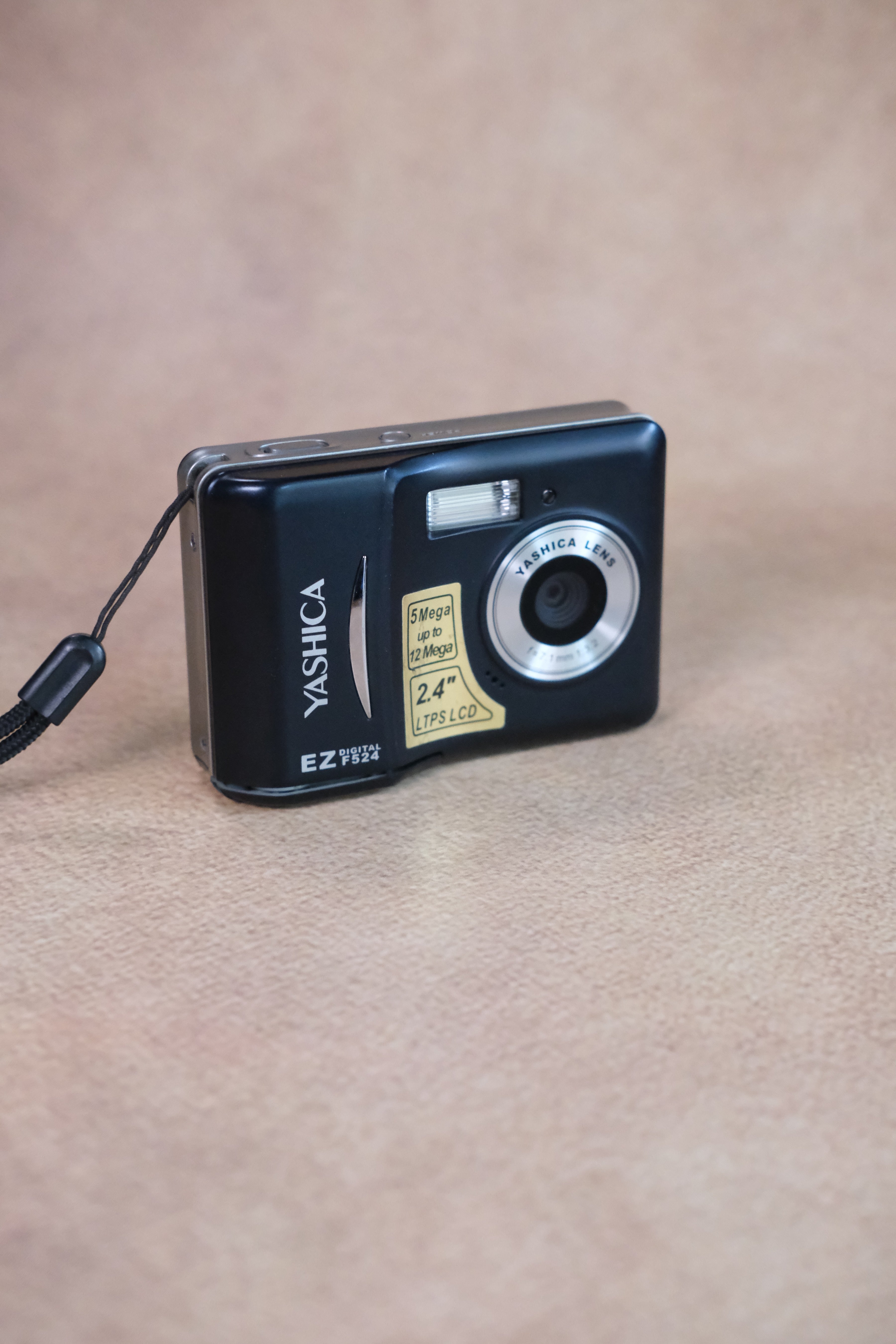 Yashica EZ F524
