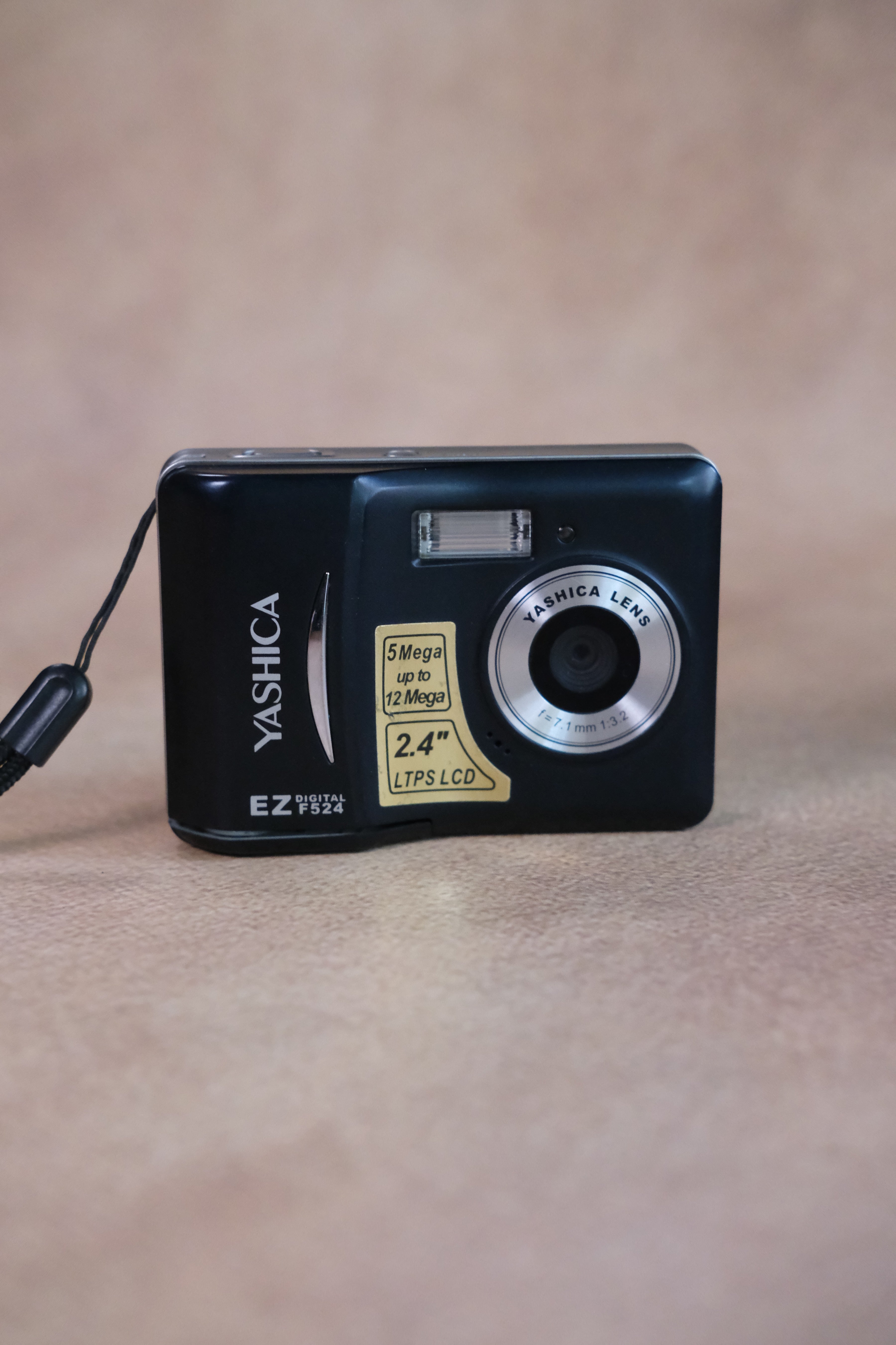 Yashica EZ F524