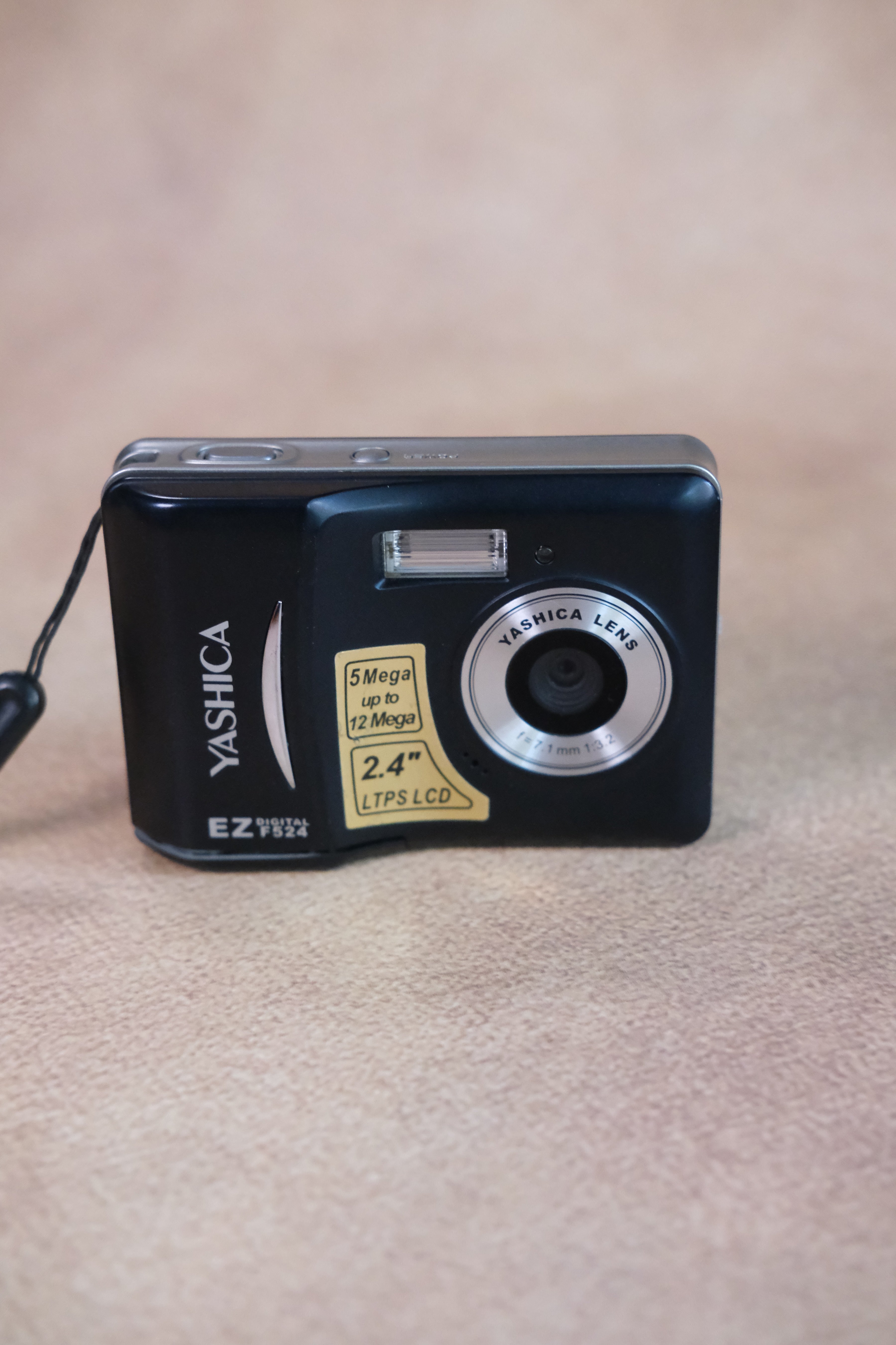 Yashica EZ F524