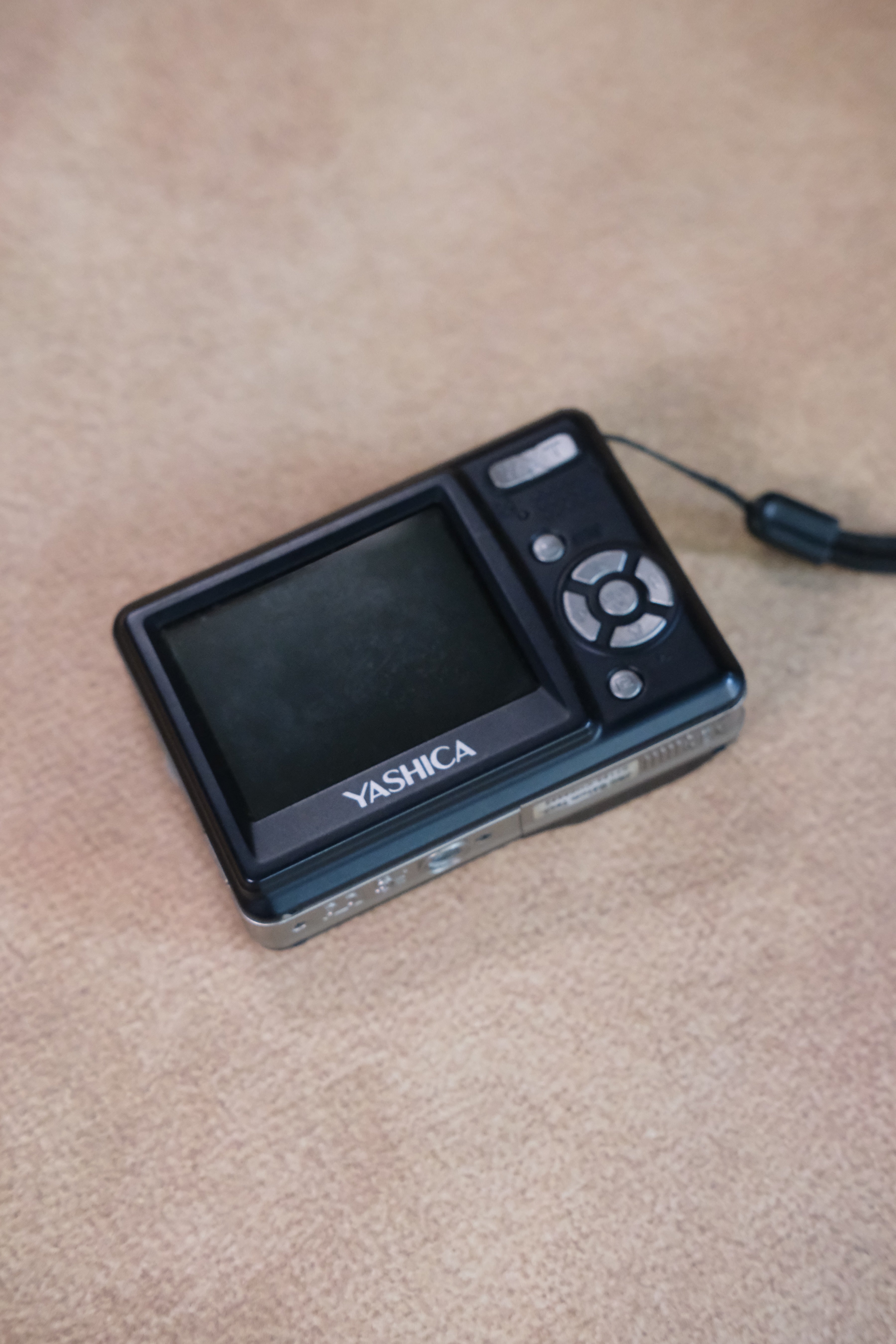 Yashica EZ F524