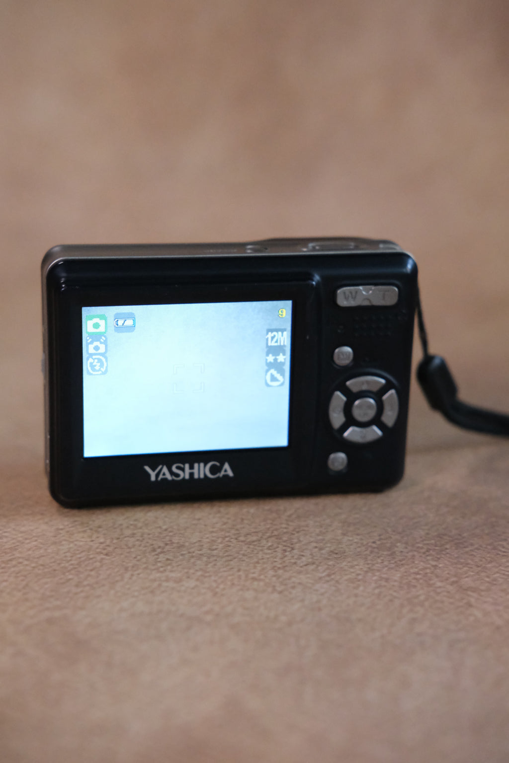 Yashica EZ F524