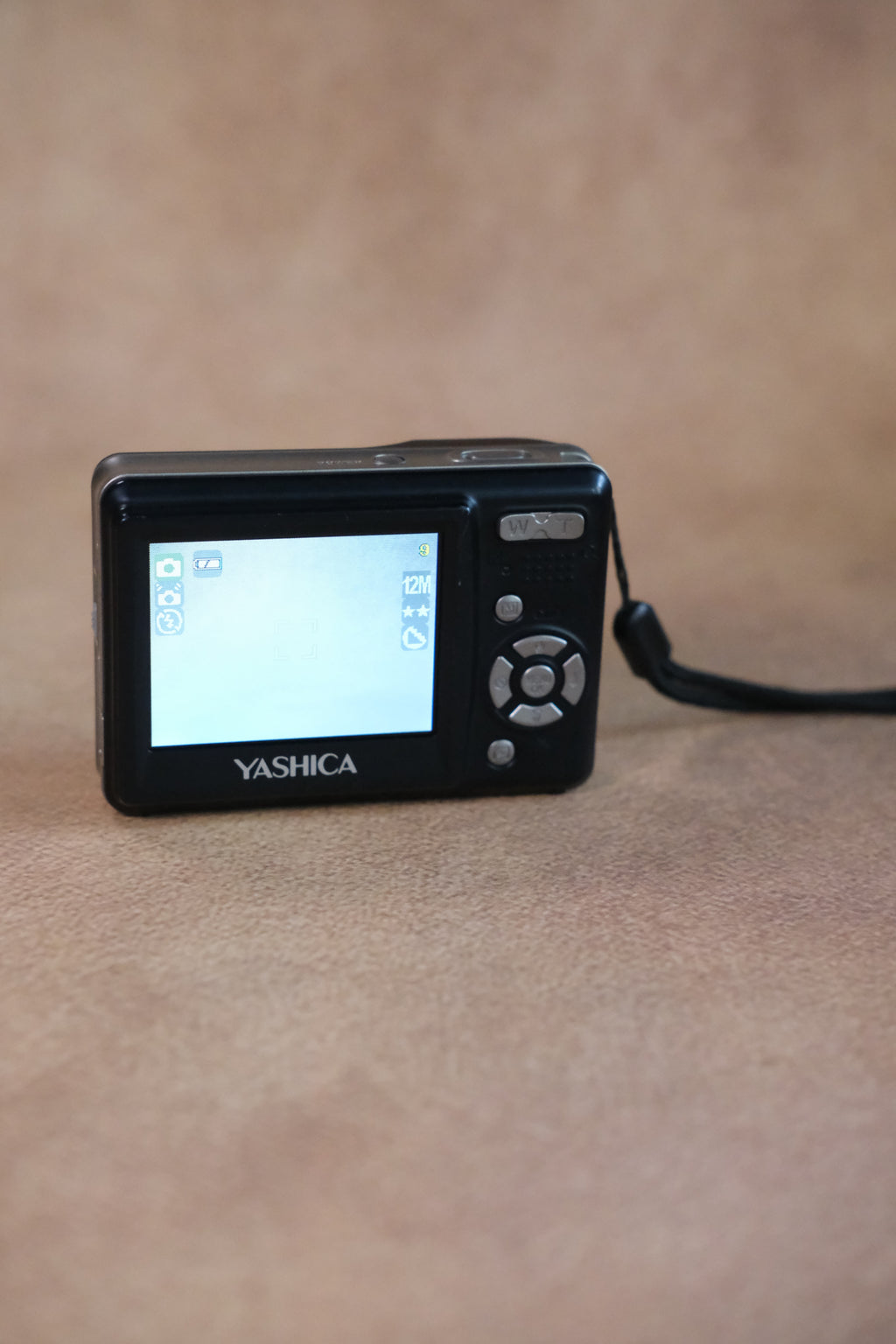 Yashica EZ F524