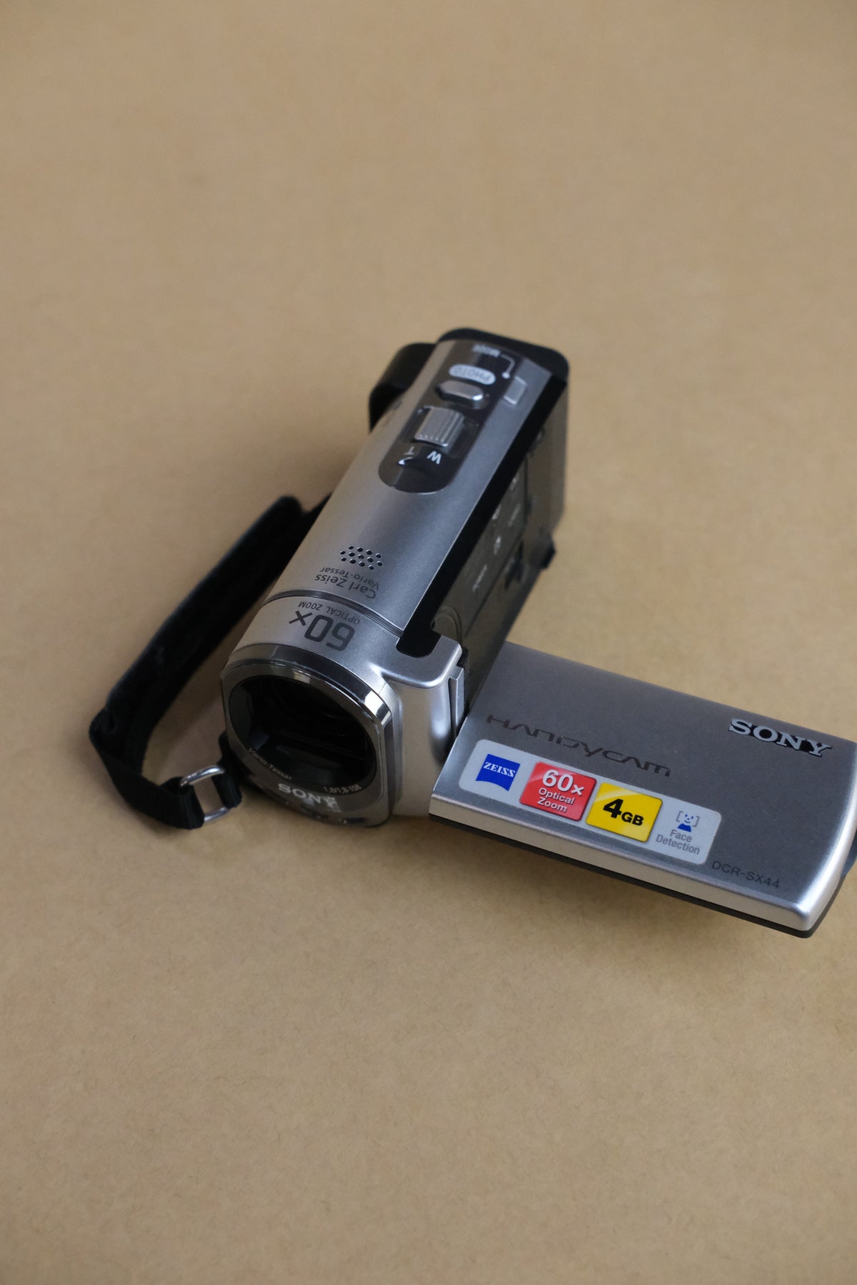 Sony Handycam DCR-SX44