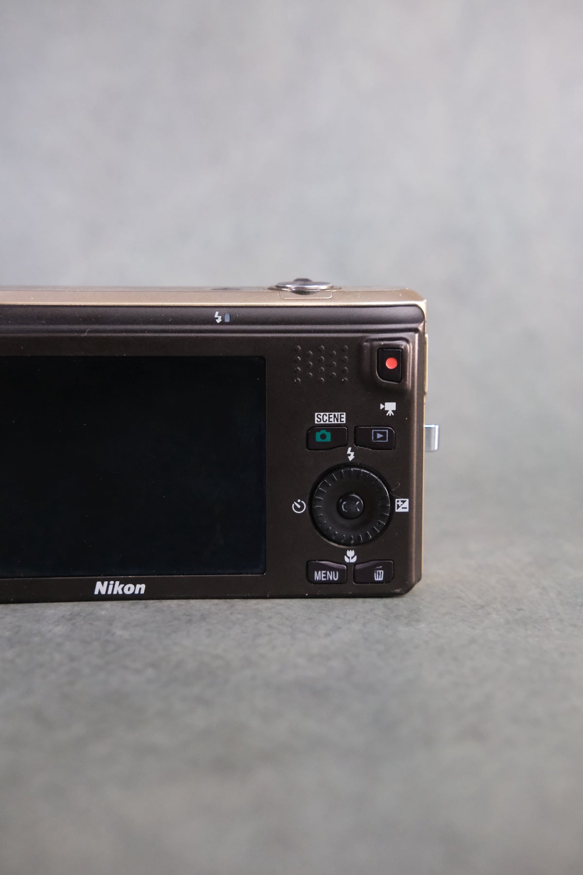 Nikon Coolpix S6300