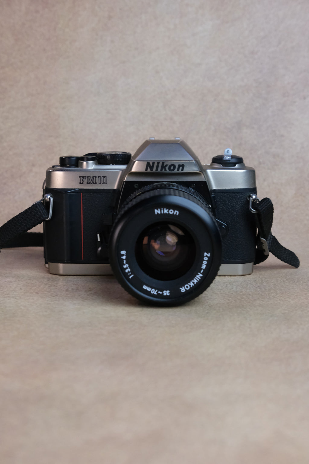 Nikon FM10 + Nikkor Zoom 35-80mm