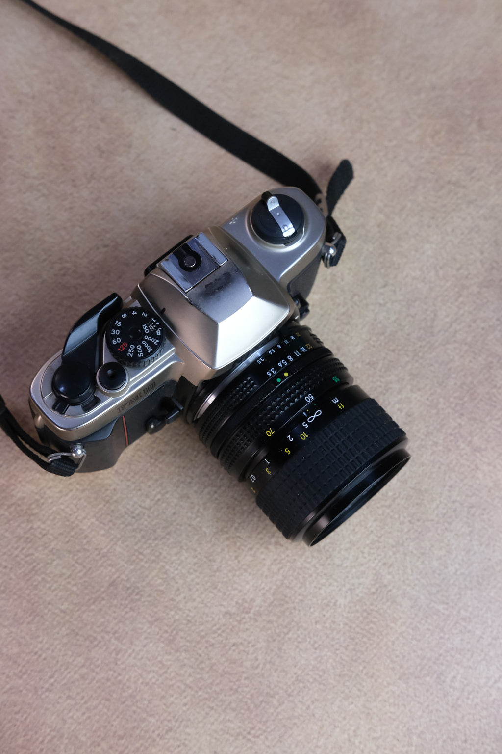 Nikon FM10 + Nikkor Zoom 35-80mm
