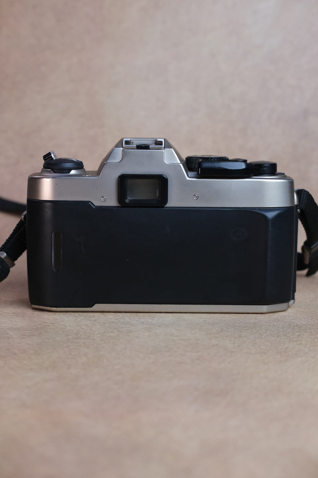 Nikon FM10 + Nikkor Zoom 35-80mm