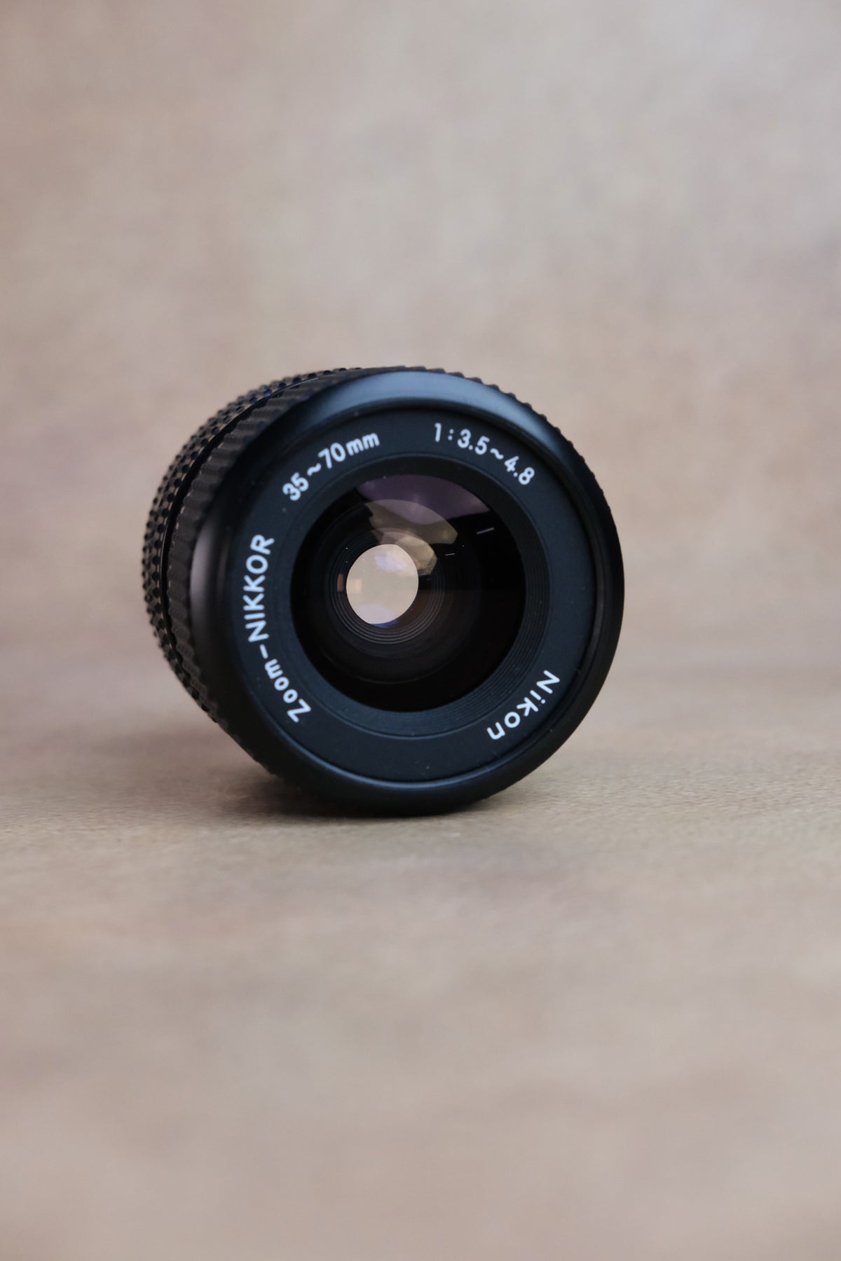 Nikon FM10 + Nikkor Zoom 35-80mm