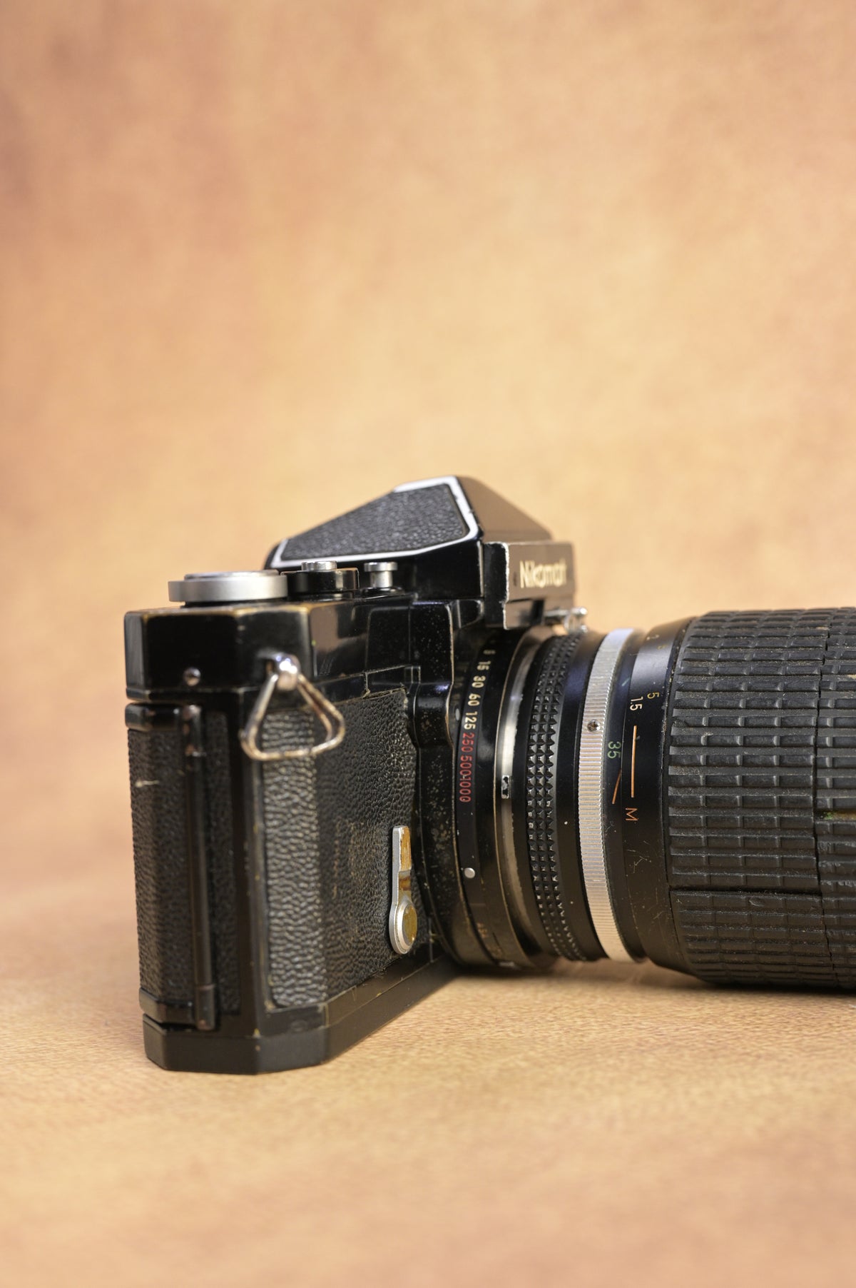 Nikomat FT + Zoom-Nikkor 35-135mm F3.5-4.5