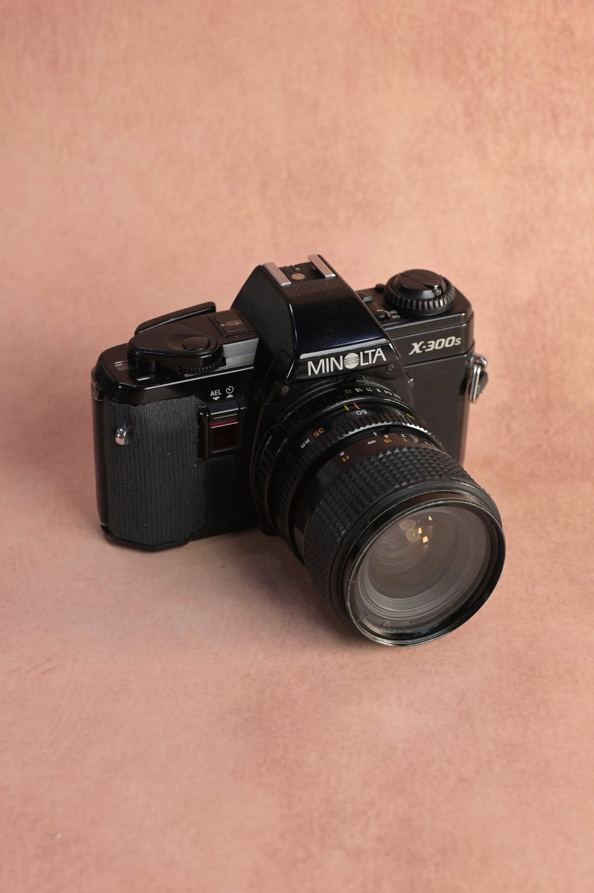 Minolta X-300s + Minolta Zoom 35-70mm F3.5-5.6