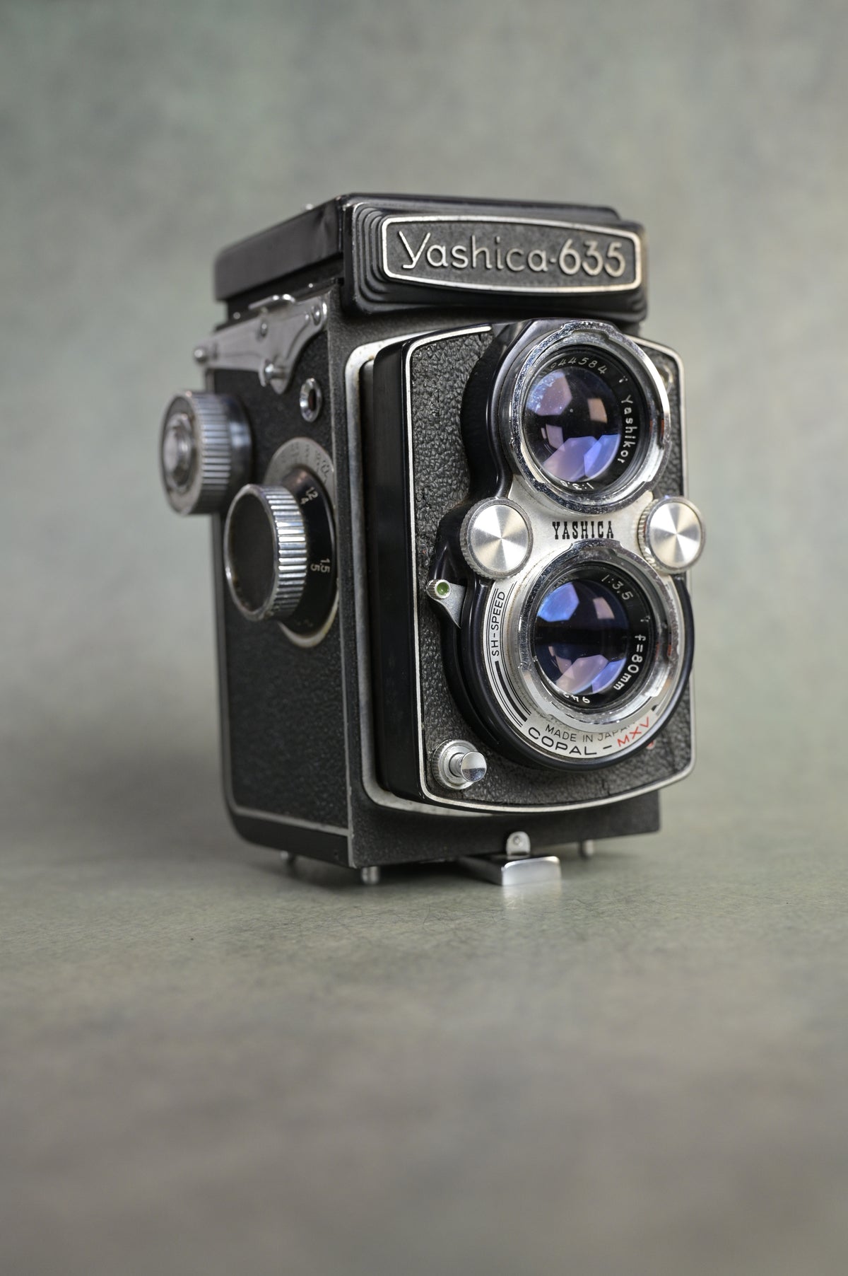 Yashica 635