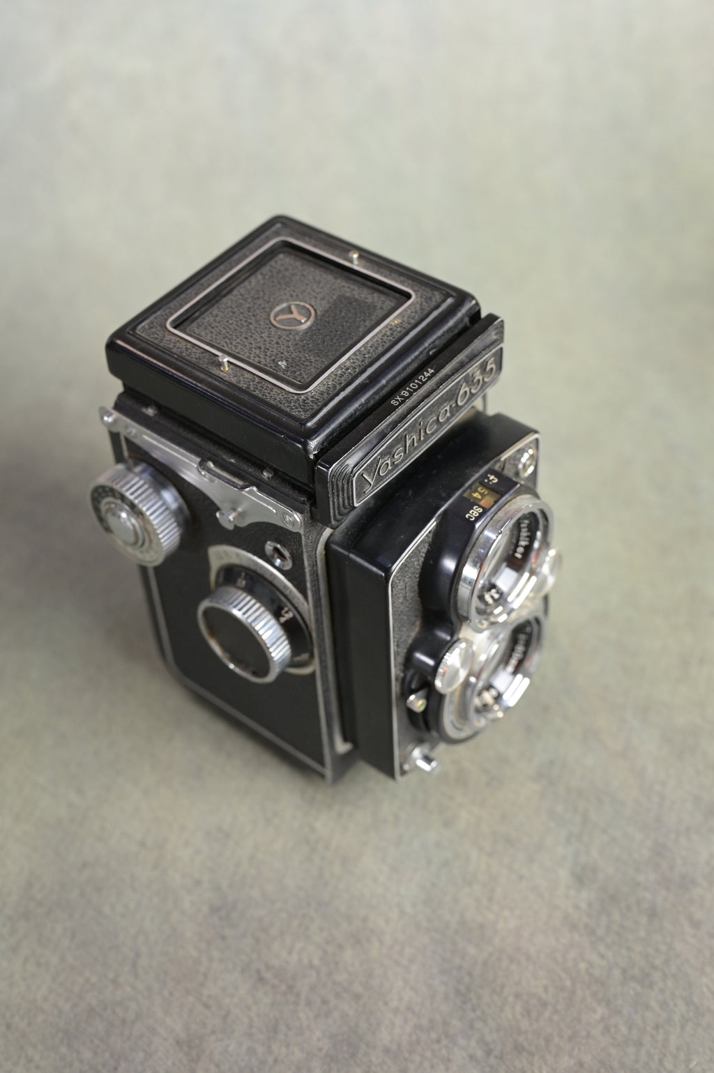 Yashica 635