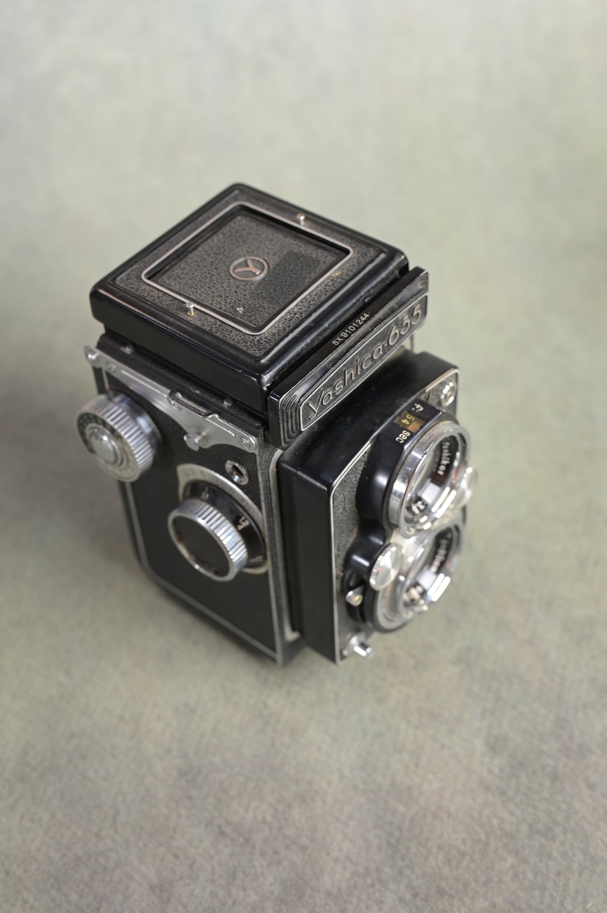 Yashica 635