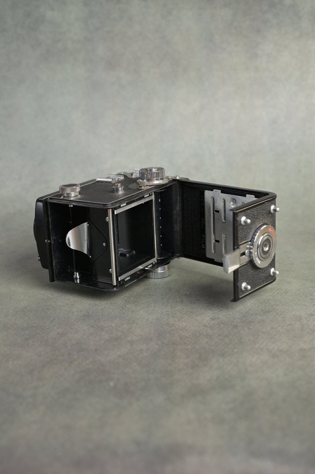 Yashica 635