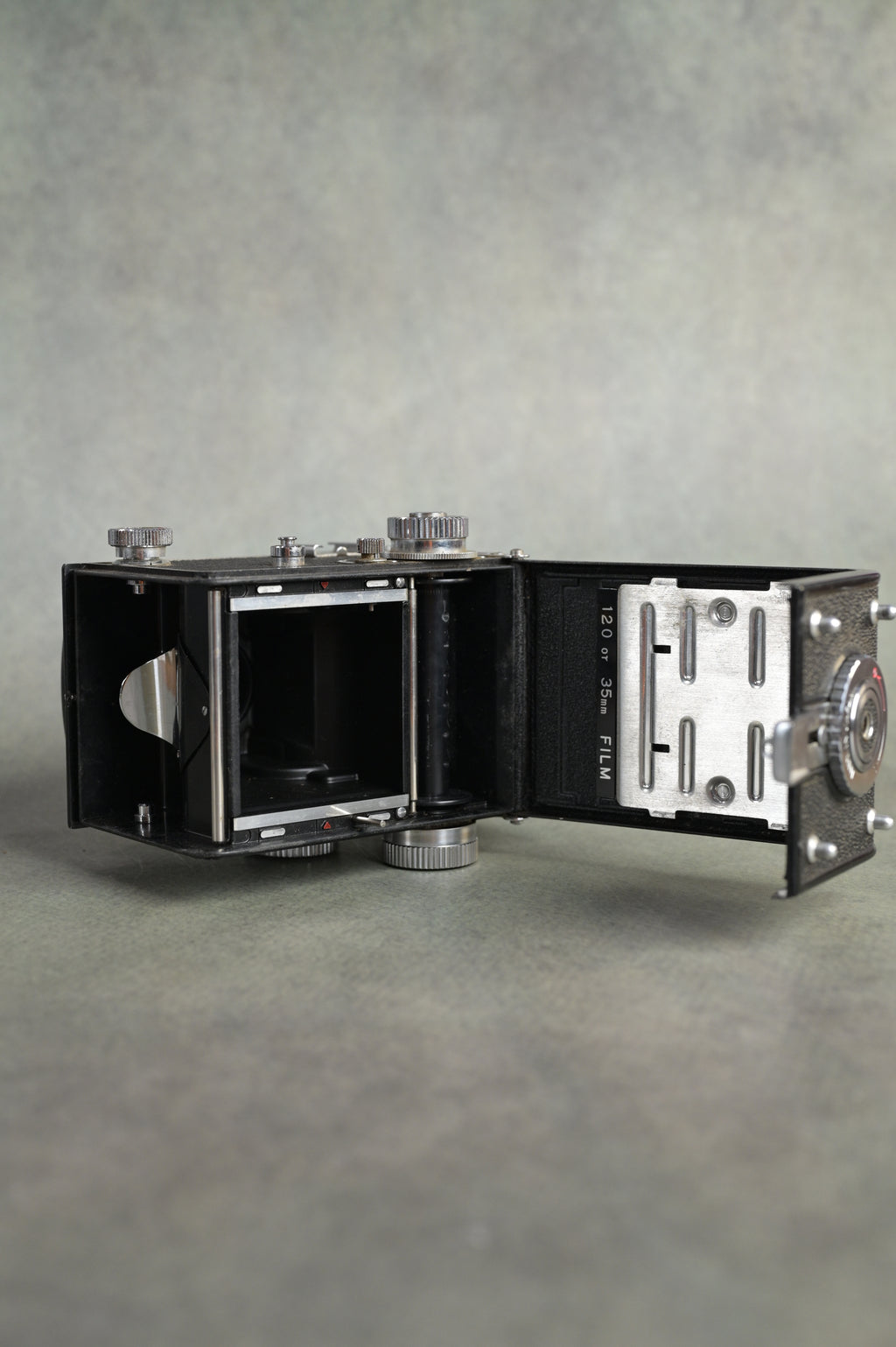 Yashica 635