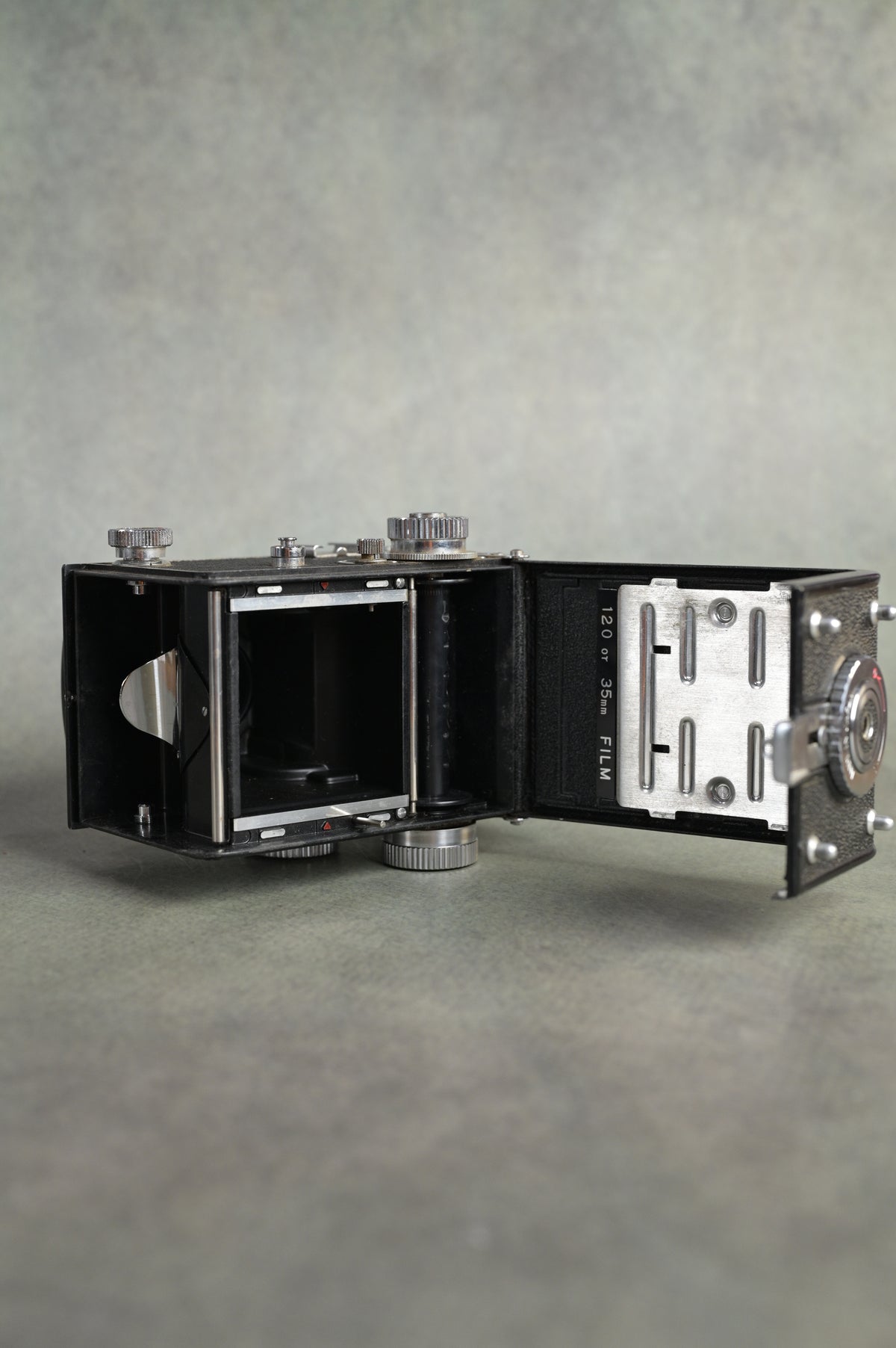 Yashica 635