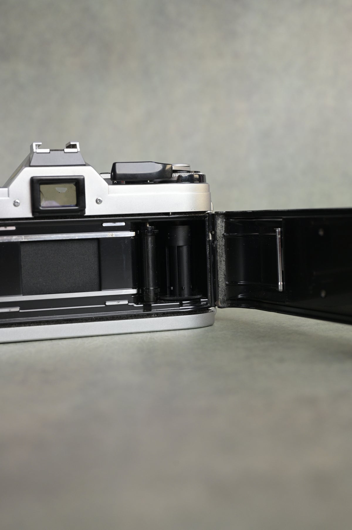 Canon AE-1 + Canon NFD 50mm F1.4