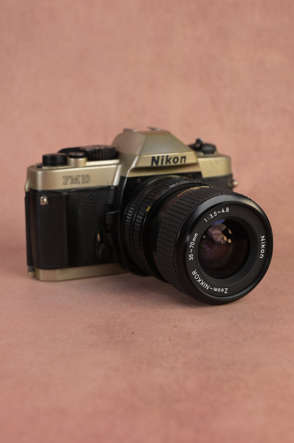 Nikon FM10 + Nikkor 35-70mm F3.5-4.5 Zoom