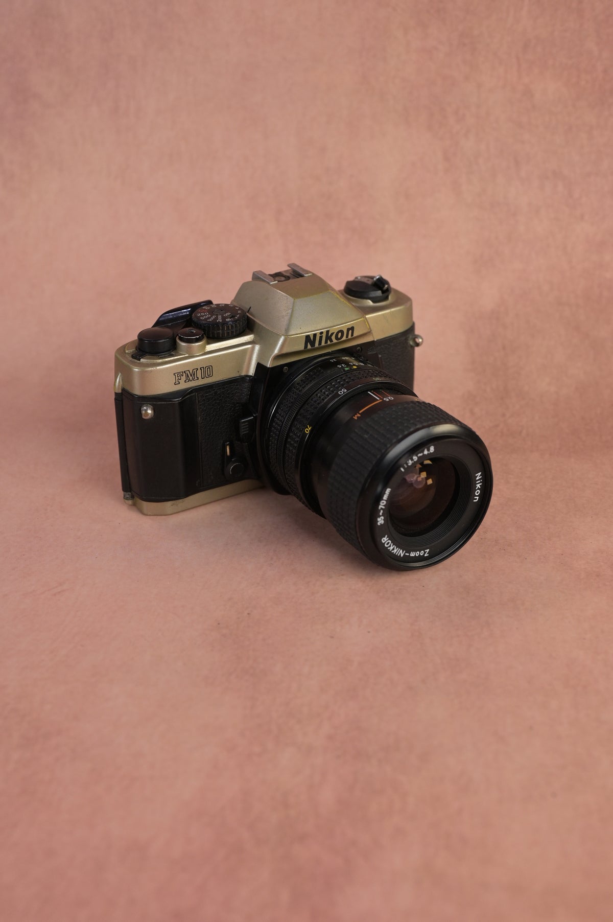 Nikon FM10 + Nikkor 35-70mm F3.5-4.5 Zoom