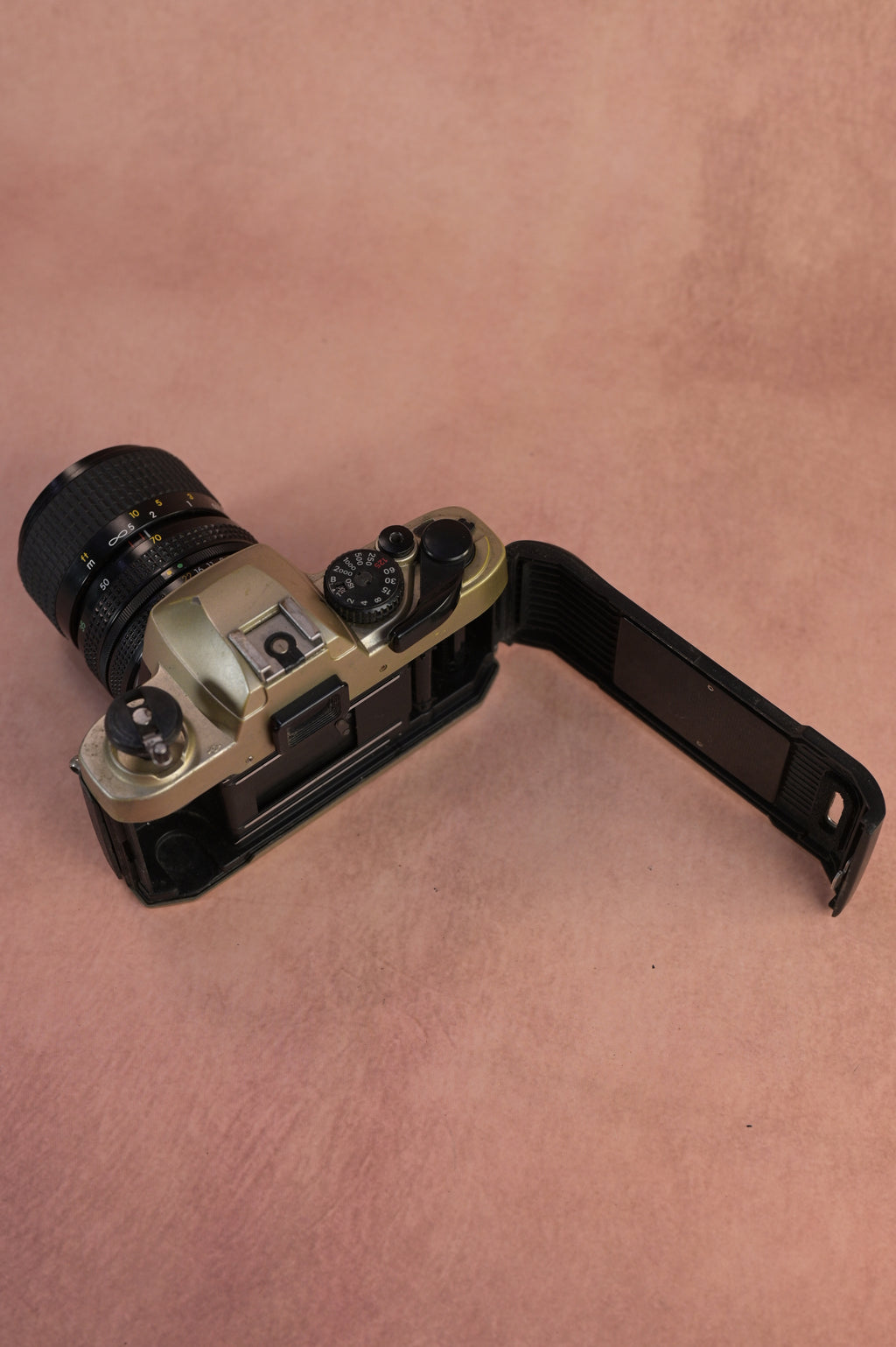 Nikon FM10 + Nikkor 35-70mm F3.5-4.5 Zoom