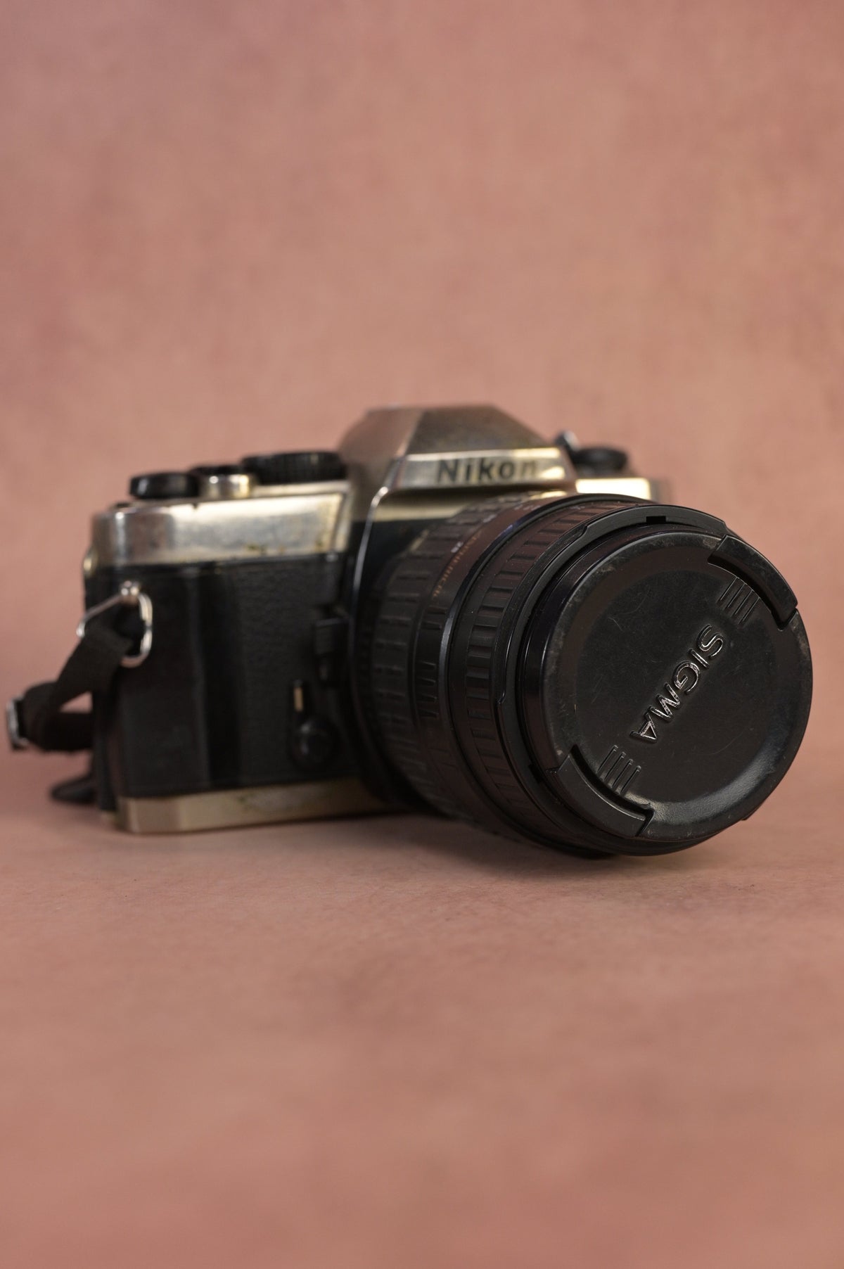 Nikon FM10 + Sigma Macro Zoom 28-80mm F3.5-5.6