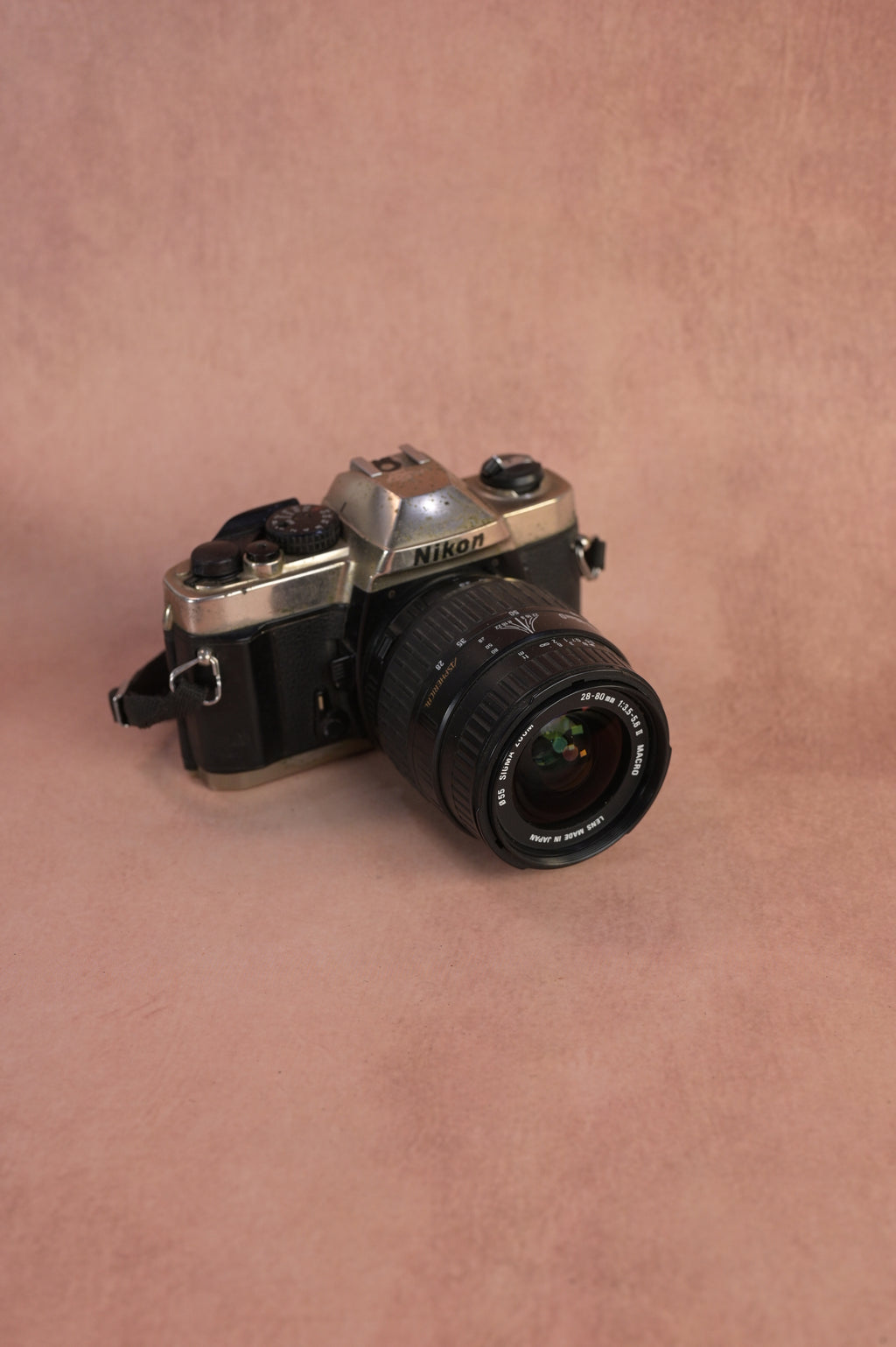 Nikon FM10 + Sigma Macro Zoom 28-80mm F3.5-5.6