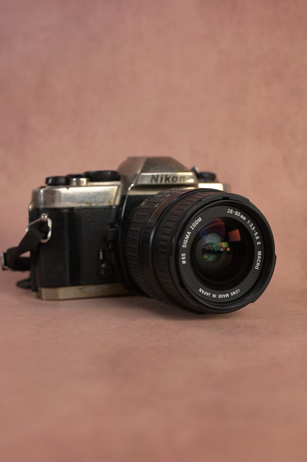 Nikon FM10 + Sigma Macro Zoom 28-80mm F3.5-5.6