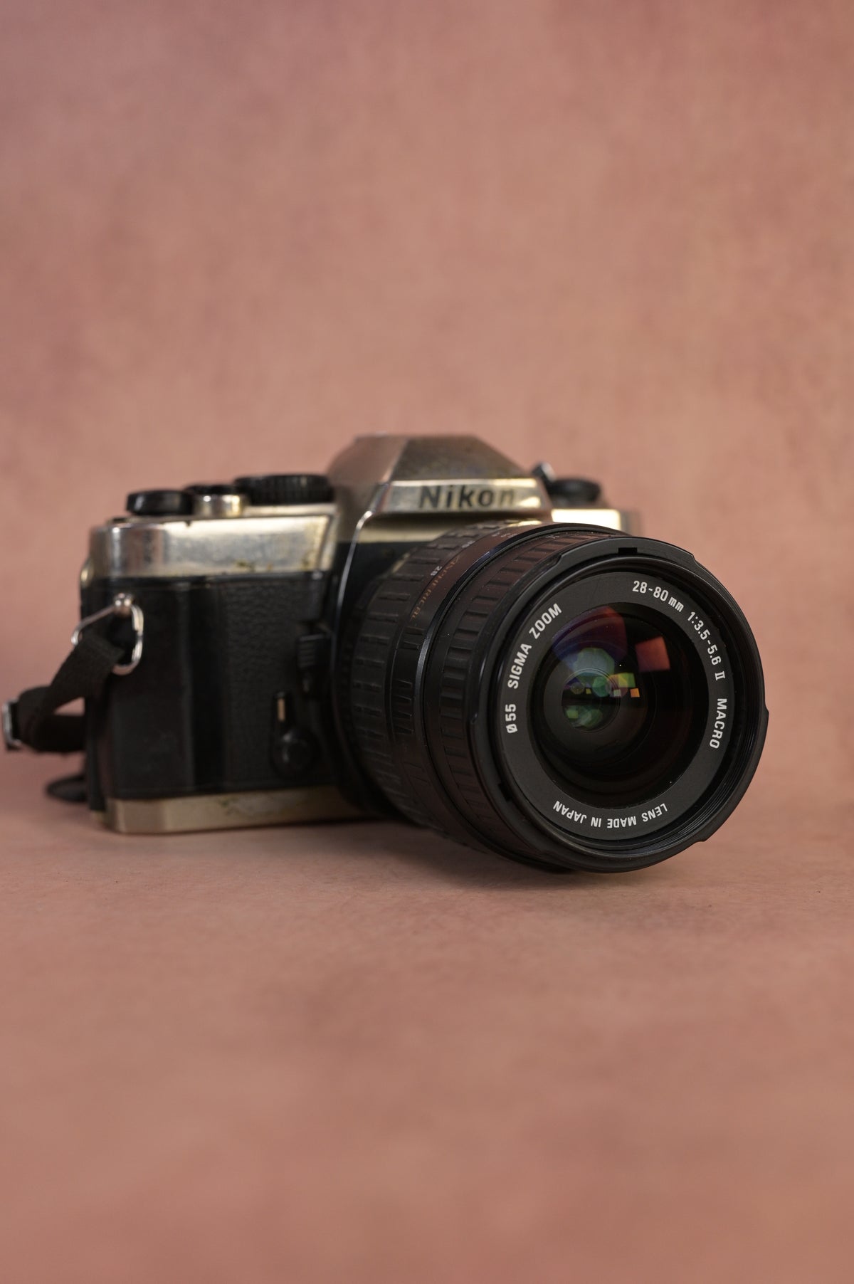 Nikon FM10 + Sigma Macro Zoom 28-80mm F3.5-5.6