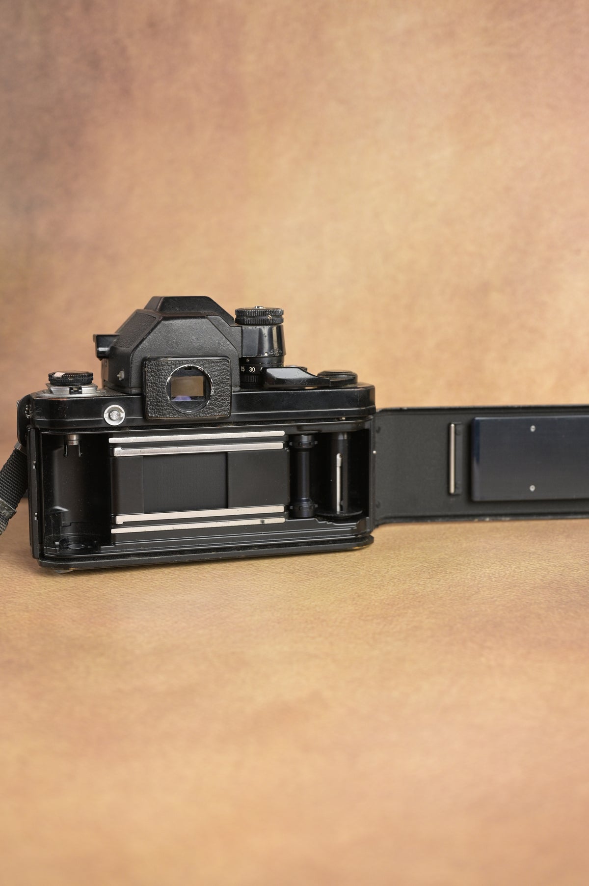 Nikon F2 + DP-2 Finder + Nikon AF Nikkor 50mm F1.8D