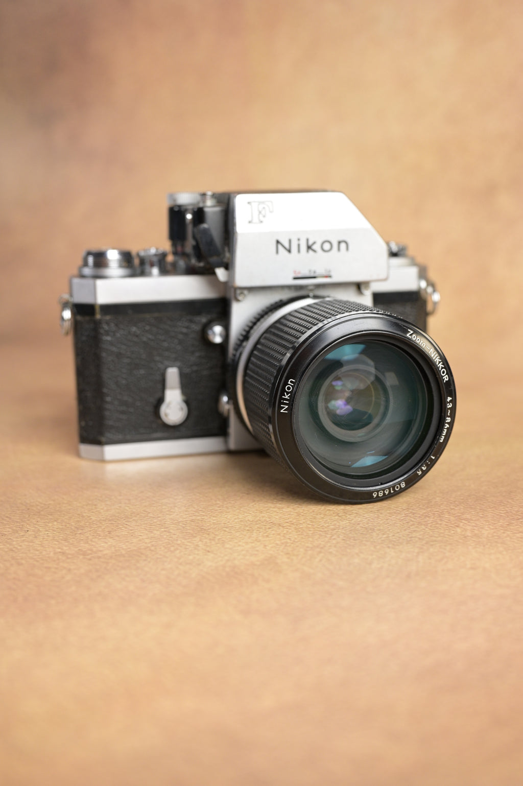 Nikon F + Photomic Prism + Nikkor 43-86mm F3.5