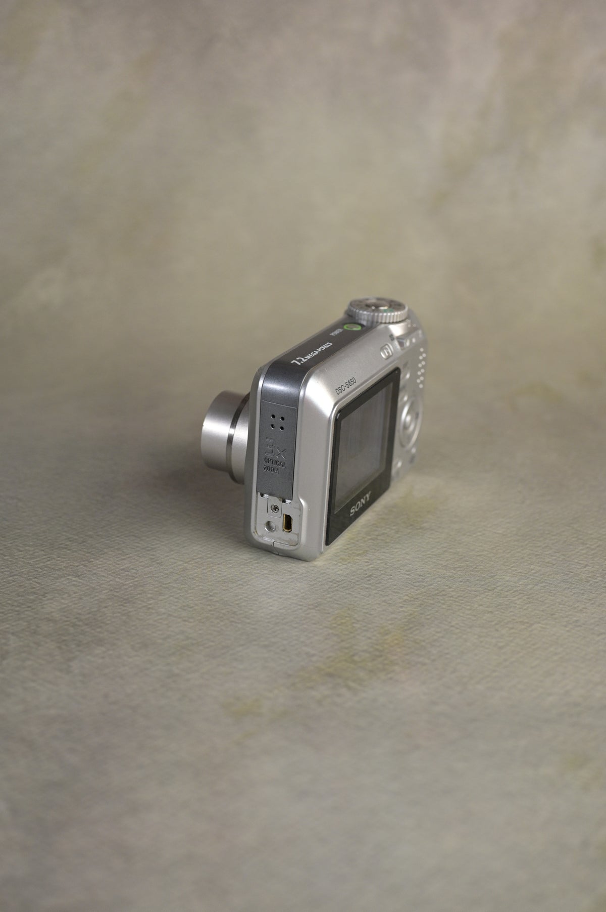 Sony Cyber-shot DSC-S650