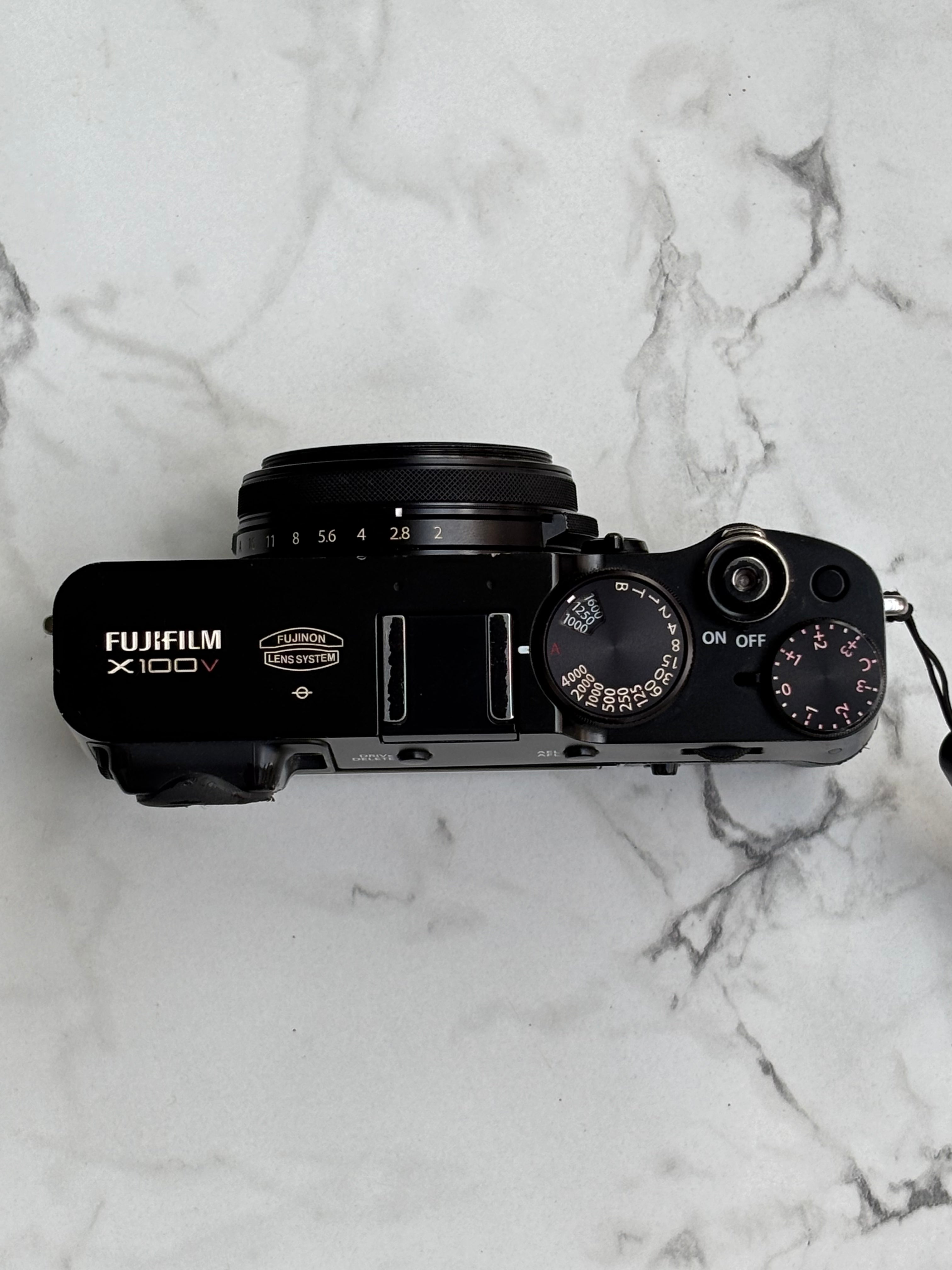 Fujifilm X100V