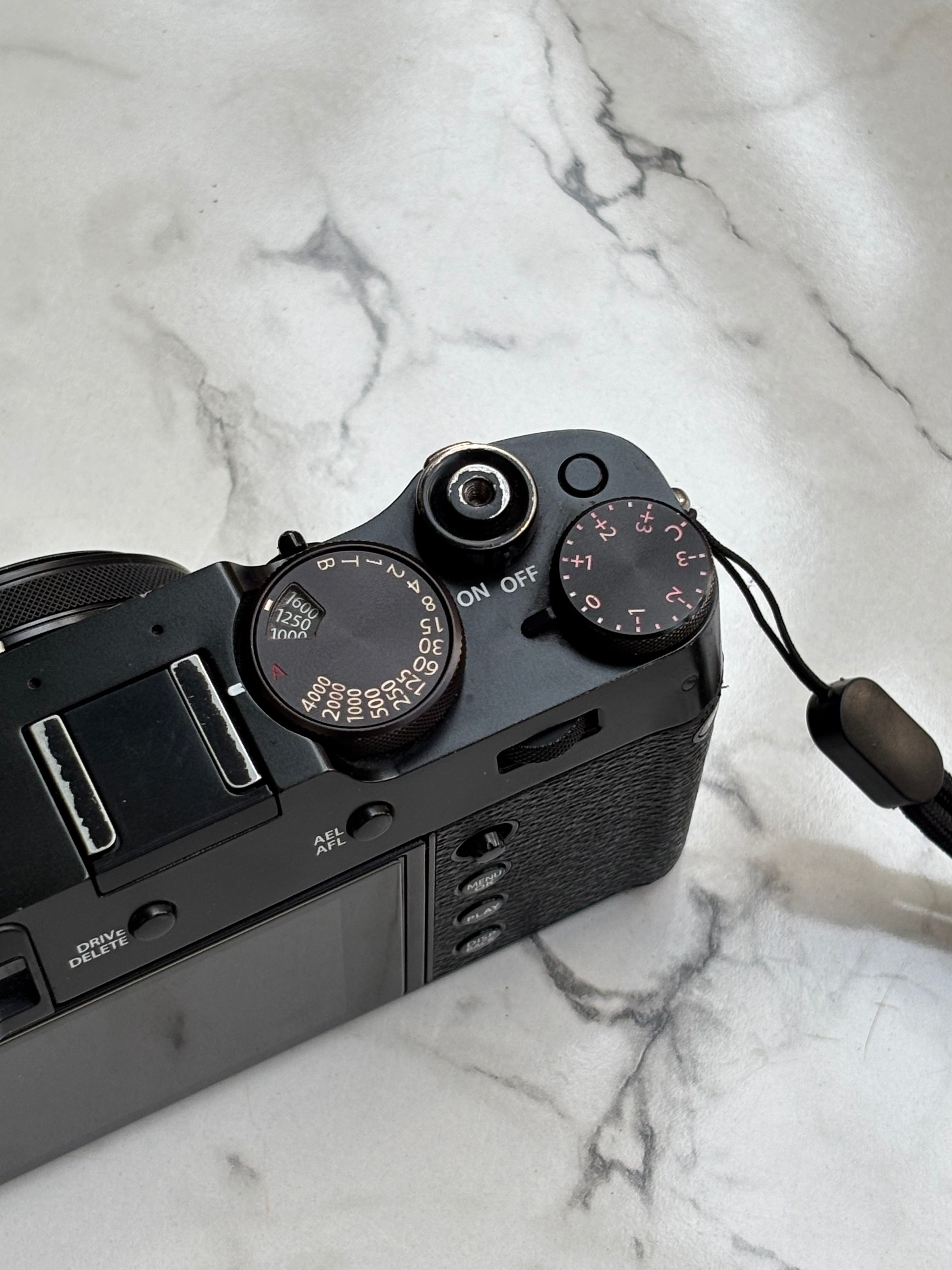 Fujifilm X100V