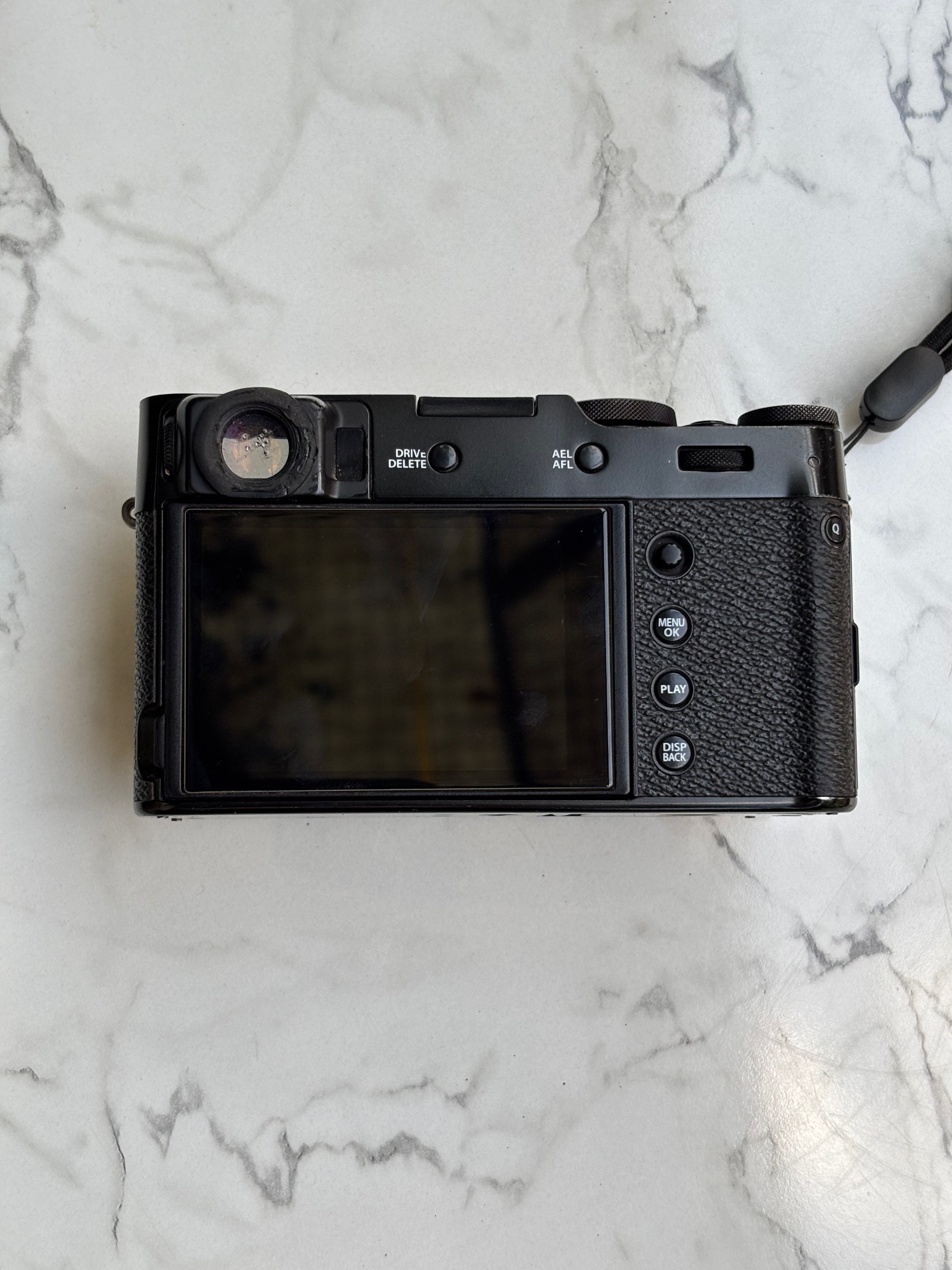 Fujifilm X100V