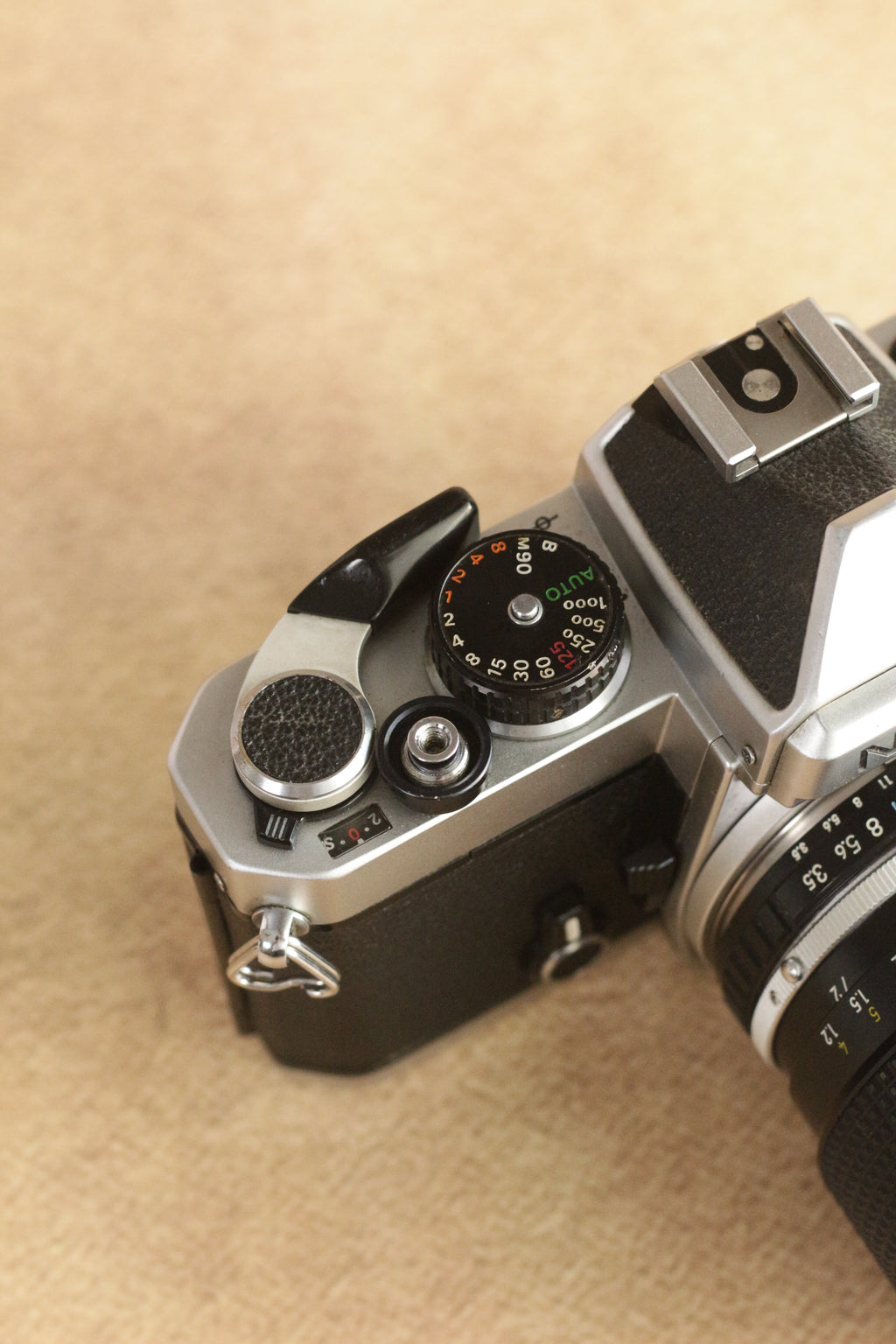 Nikon FE + Nikkor Series E 36-72mm F3.5 (constant aperture)