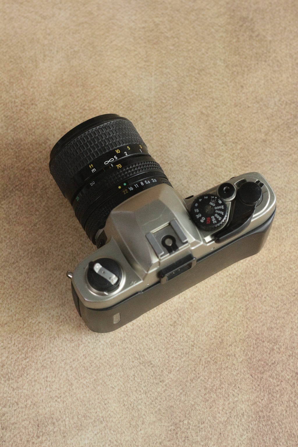Nikon FM10 + Nikkor 35-70mm Zoom
