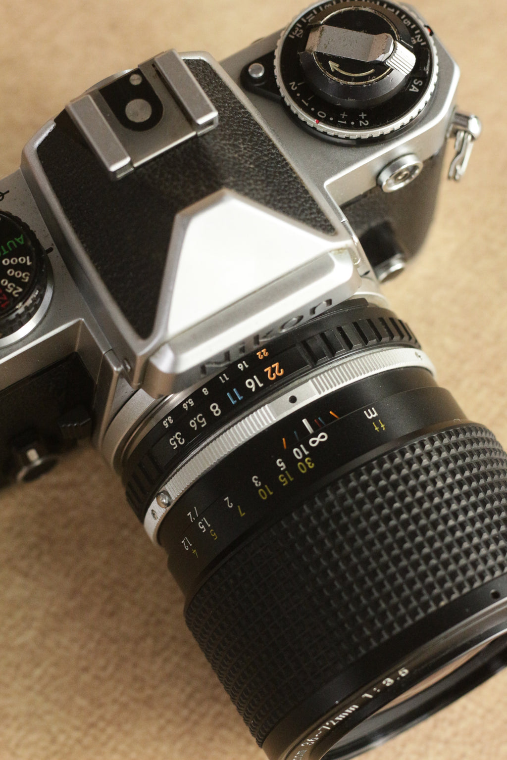 Nikon FE + Nikkor Series E 36-72mm F3.5 (constant aperture)