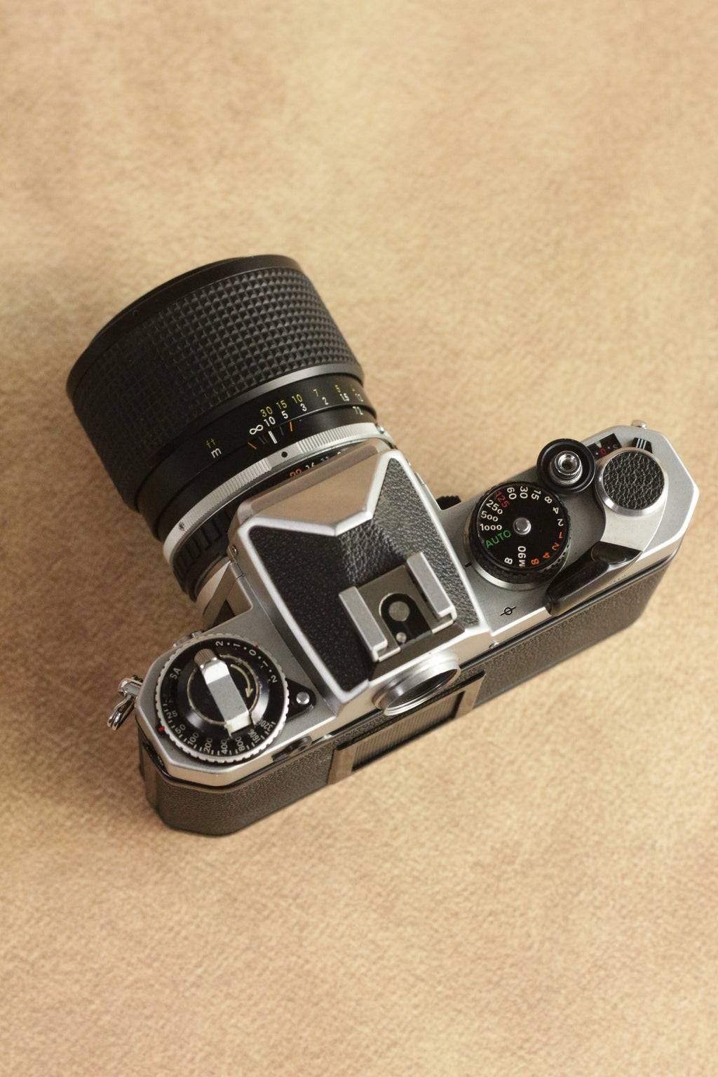 Nikon FE + Nikkor Series E 36-72mm F3.5 (constant aperture)